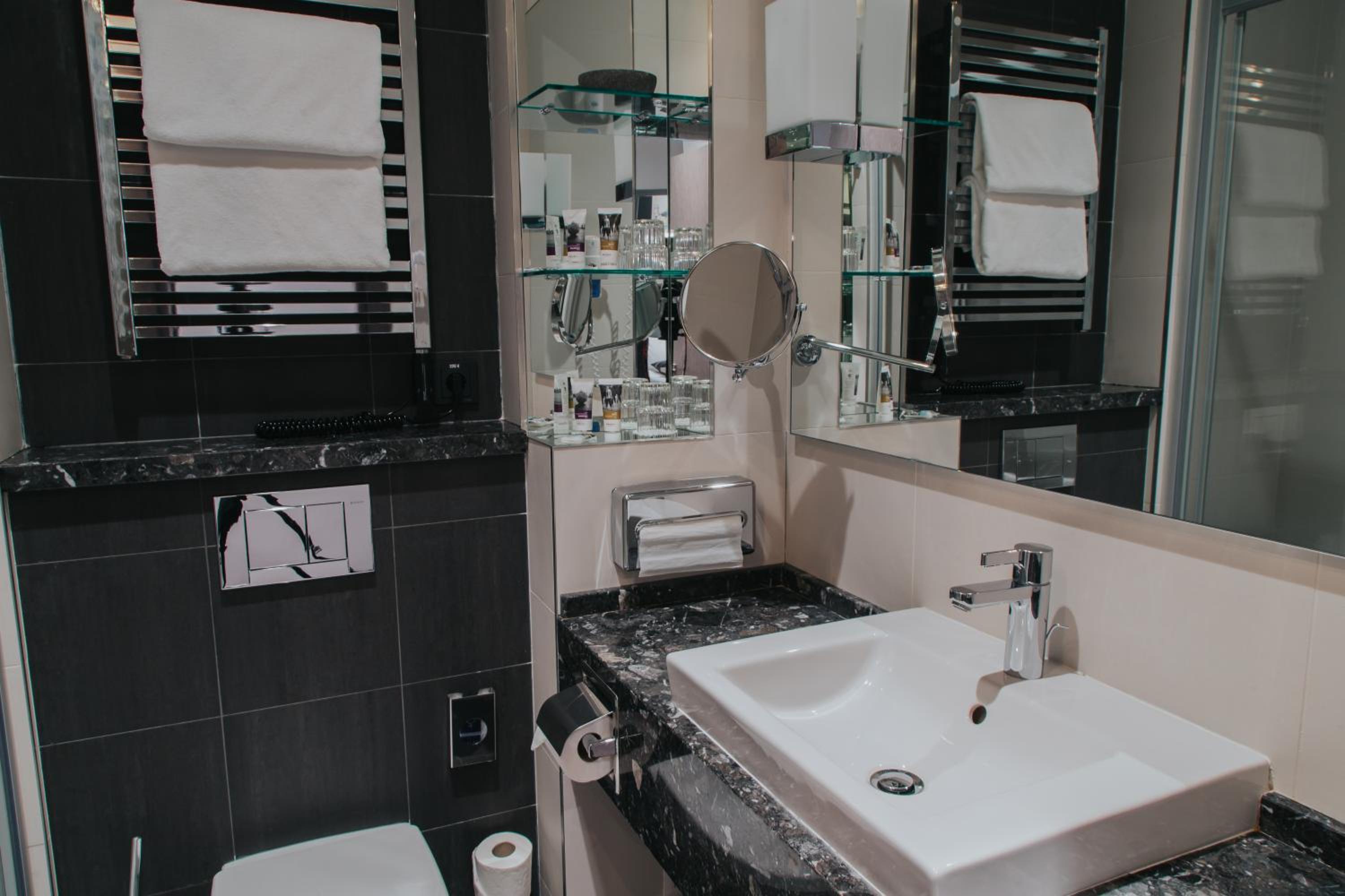 Standard Double Room - Photo 6