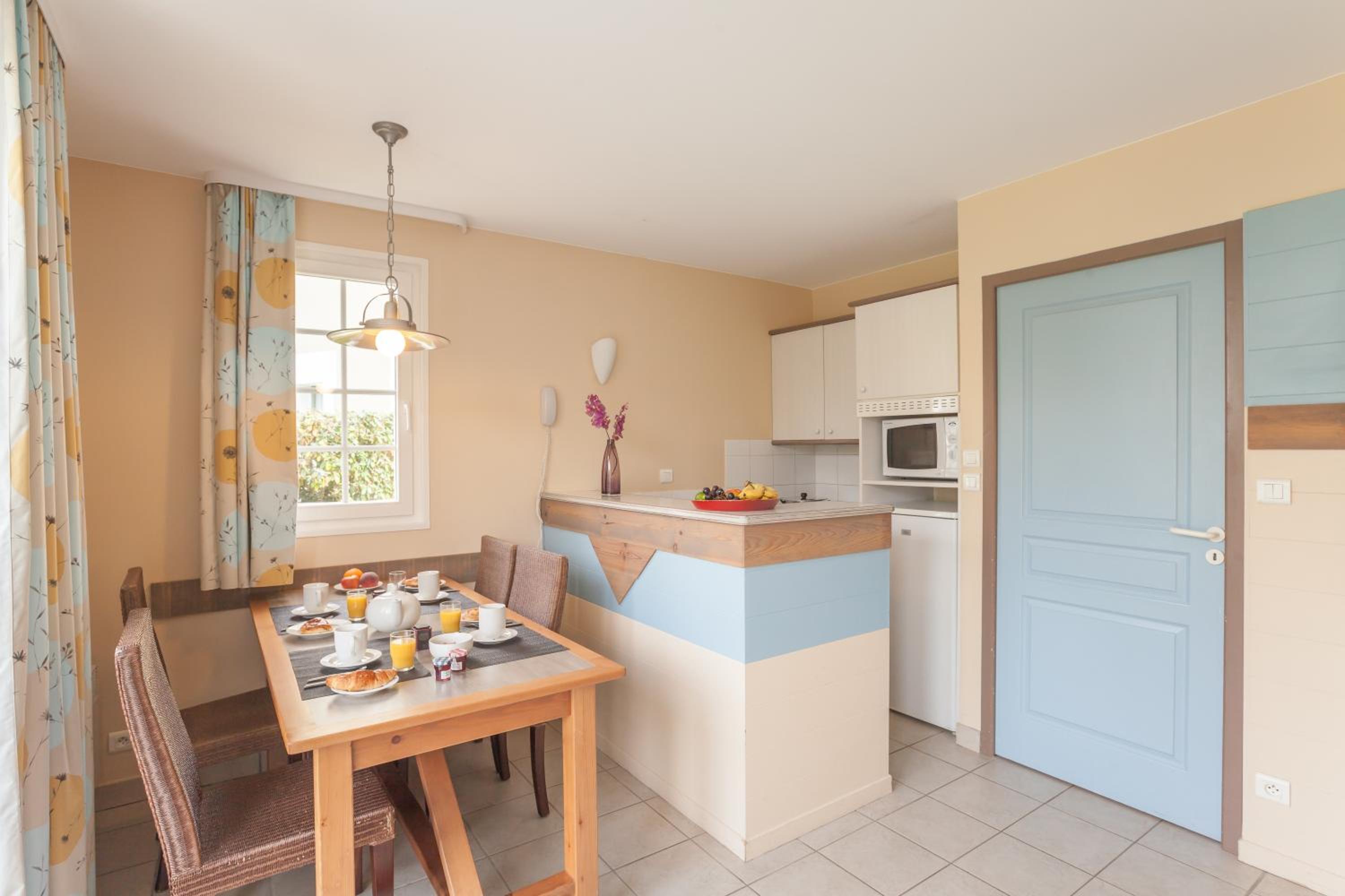 Two-Bedroom House with Terrace (6 People) photo 2