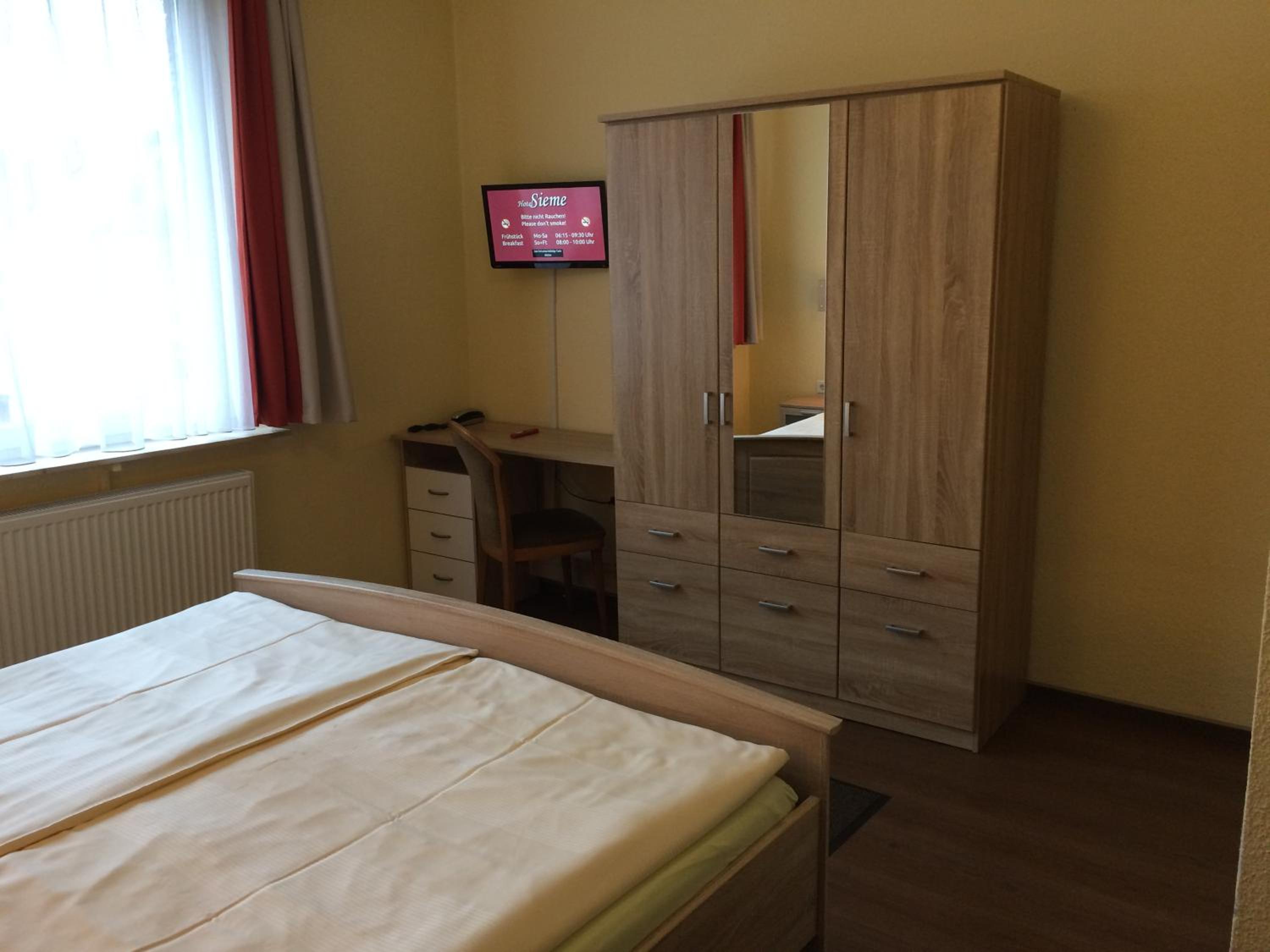 Double Room - Photo 8