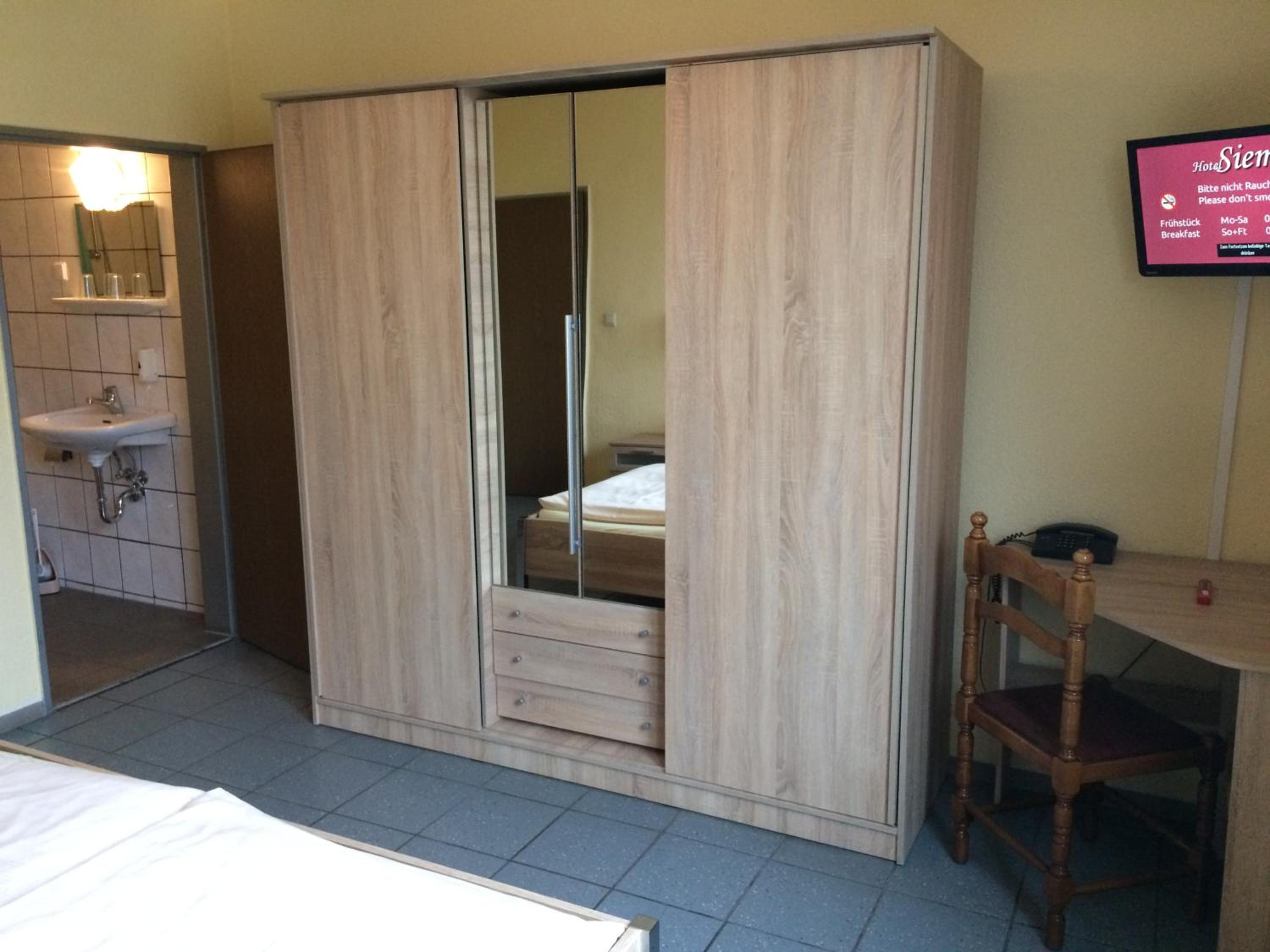 Double Room - Photo 9
