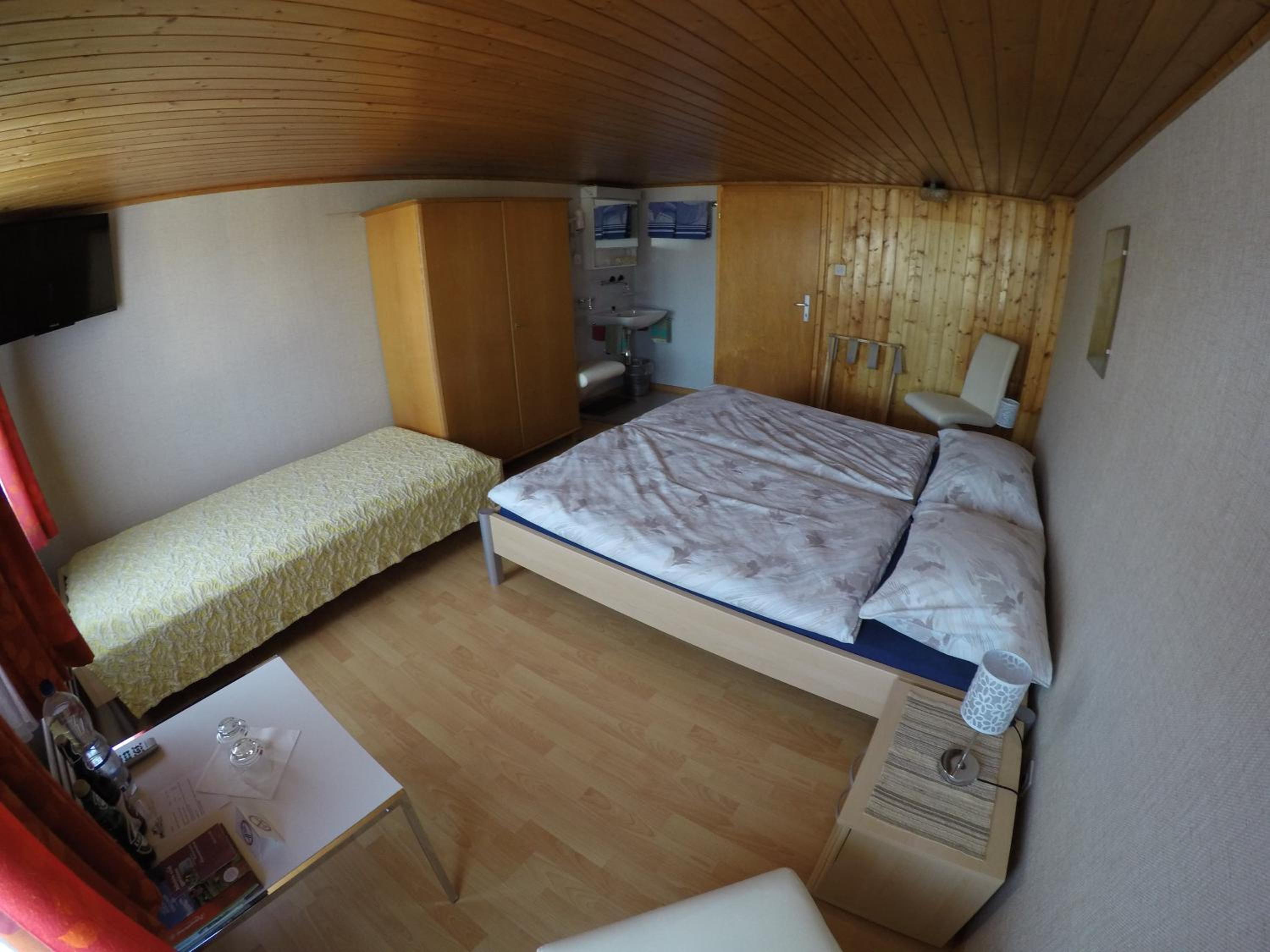 Triple Room with Shared Toilet photo 3
