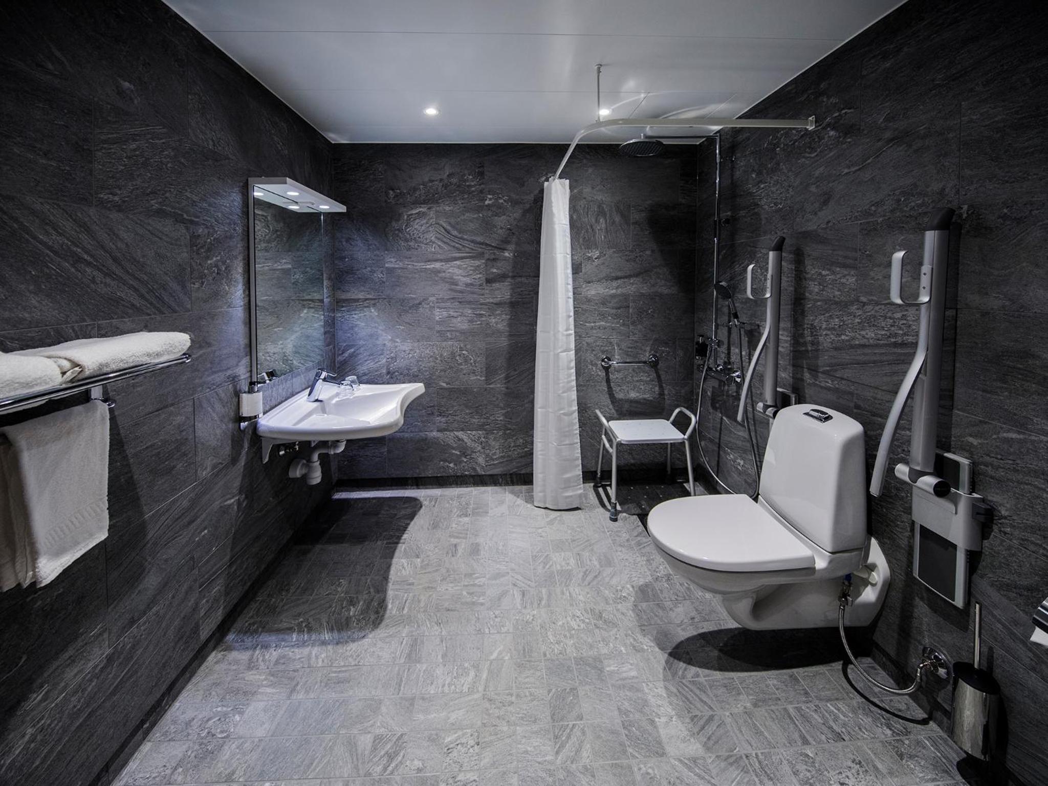 Twin Room - Disability Access - Dog Friendly photo 2