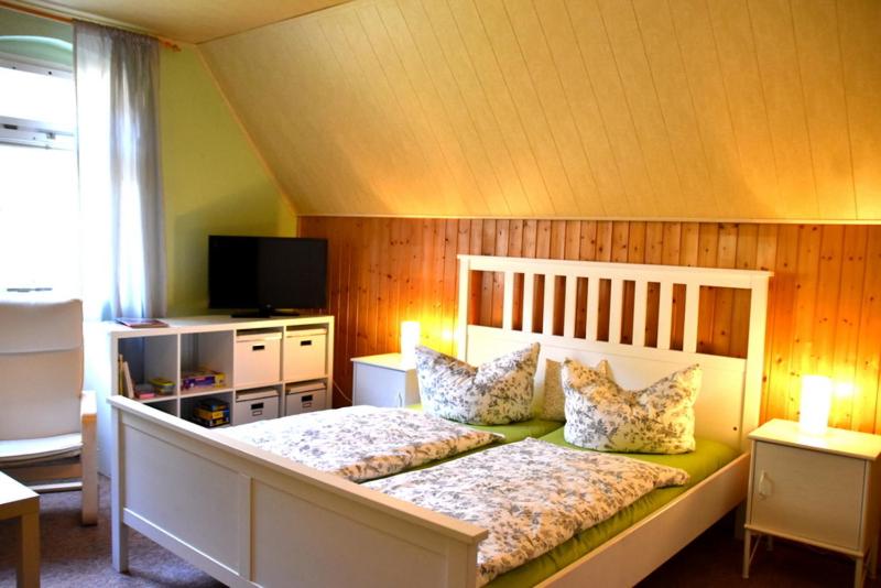 Two-Bedroom Apartment - Photo 4
