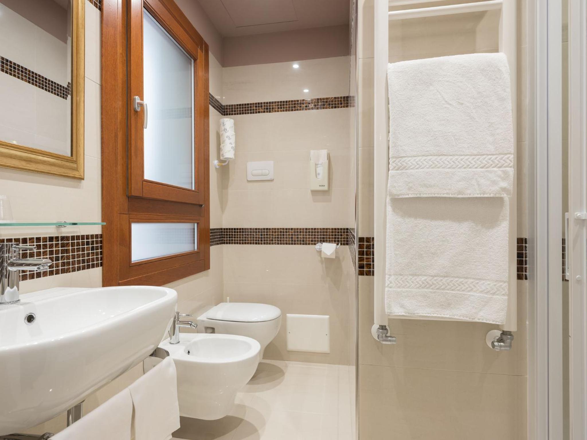 Superior Double Room with Canal View photo 3