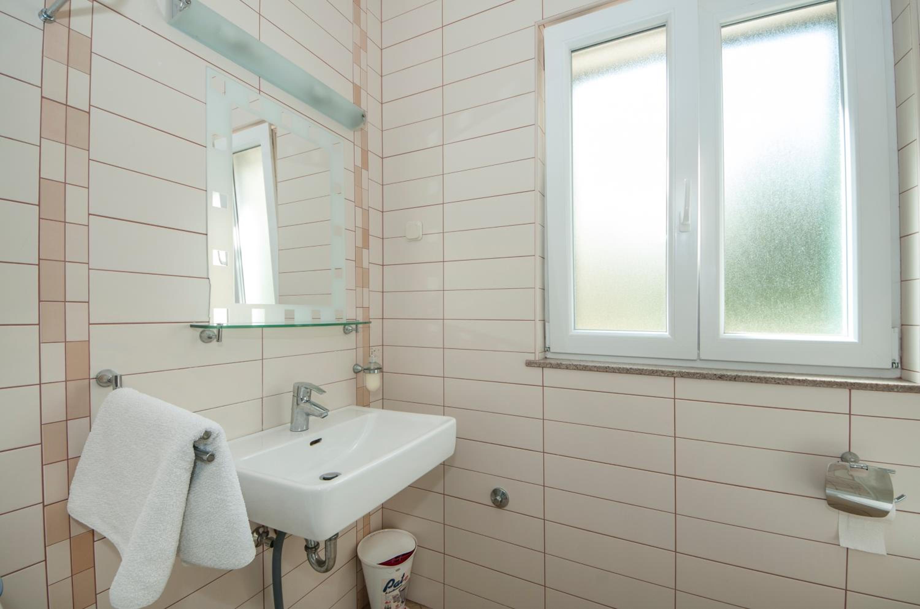 One-Bedroom Apartment with Balcony photo 3