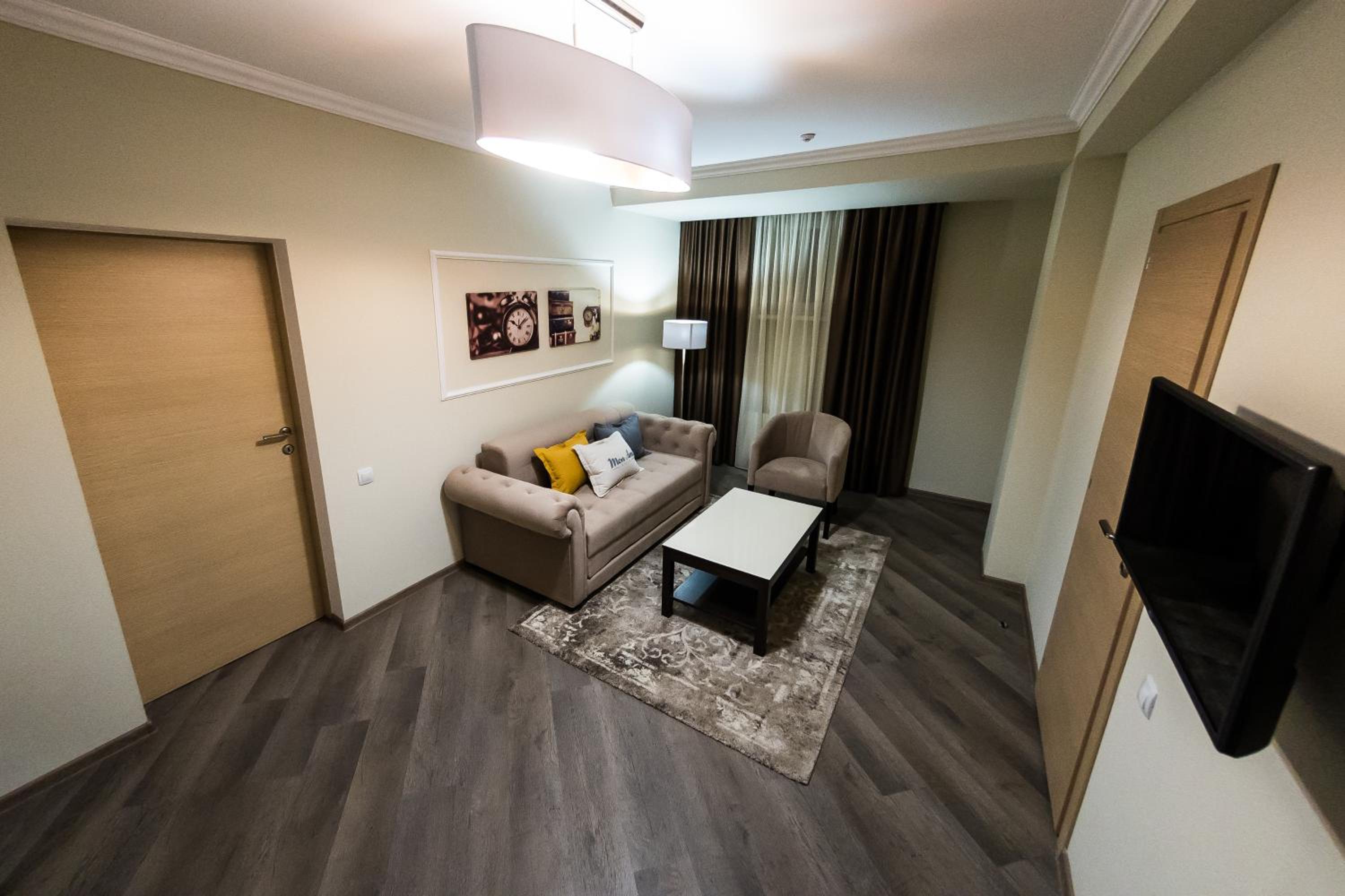 Deluxe Suite photo 2