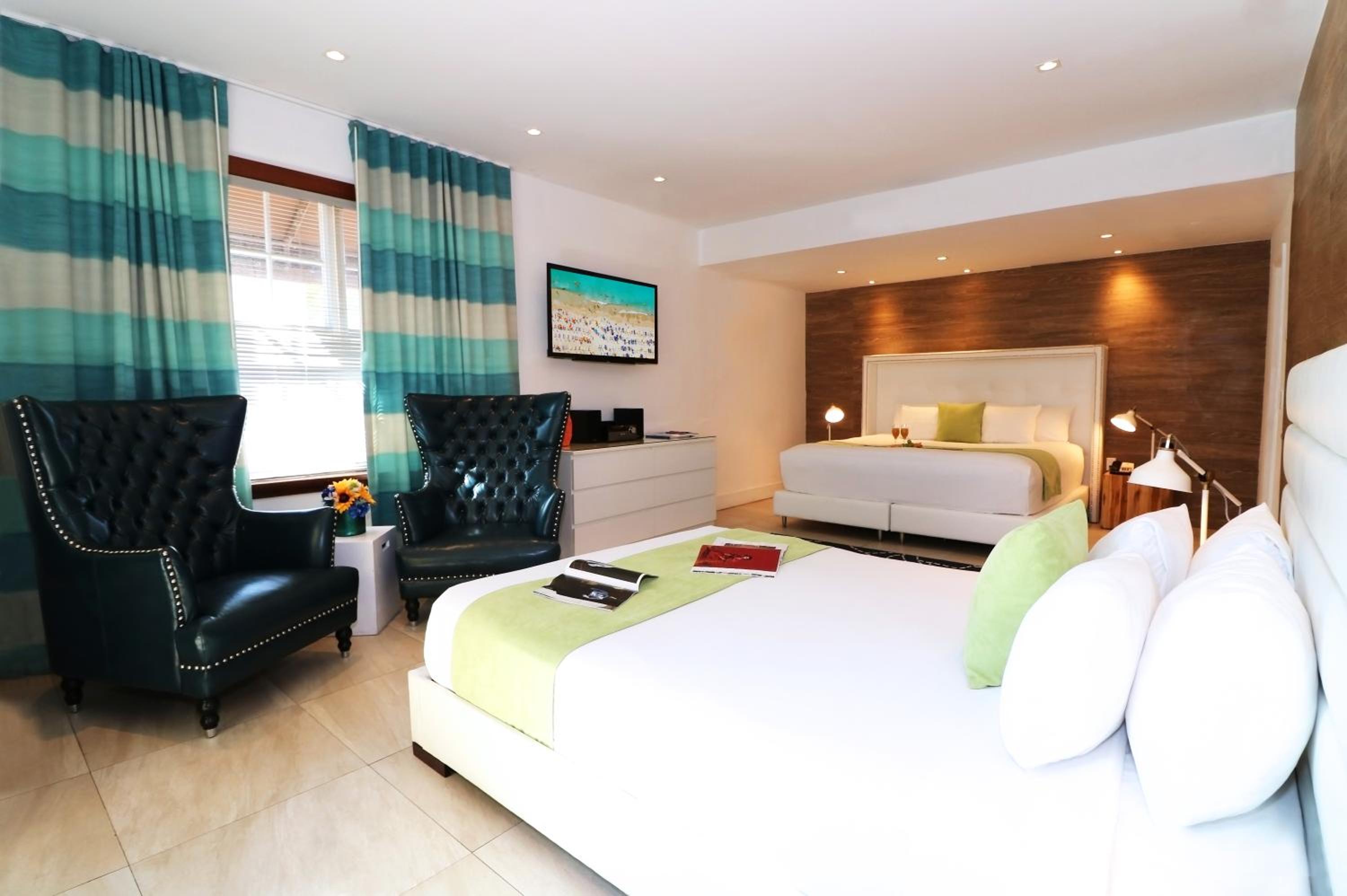 Double Queen Jr Suite - Photo 3