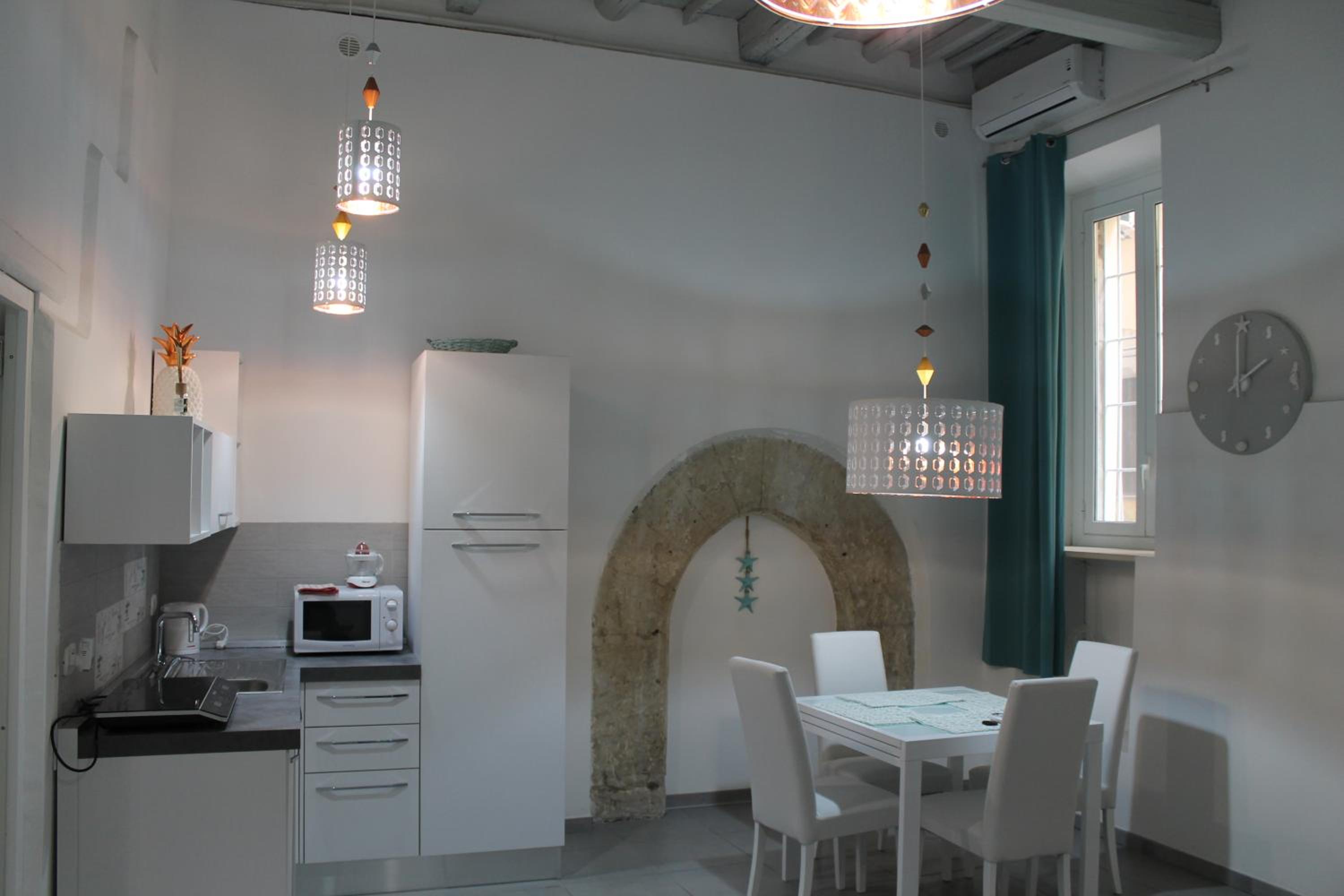 One-Bedroom Apartment - Photo 31