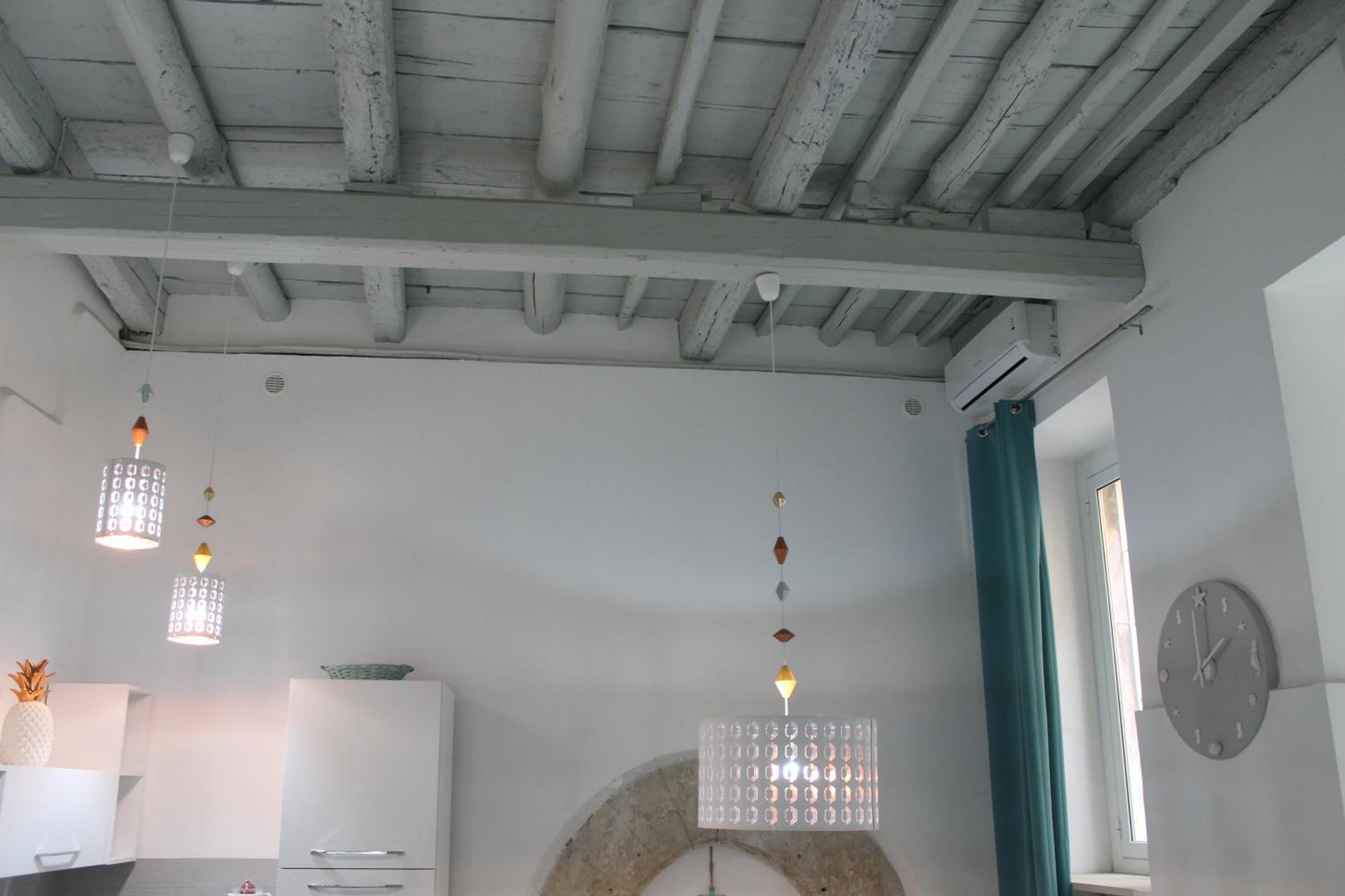 One-Bedroom Apartment - Photo 8