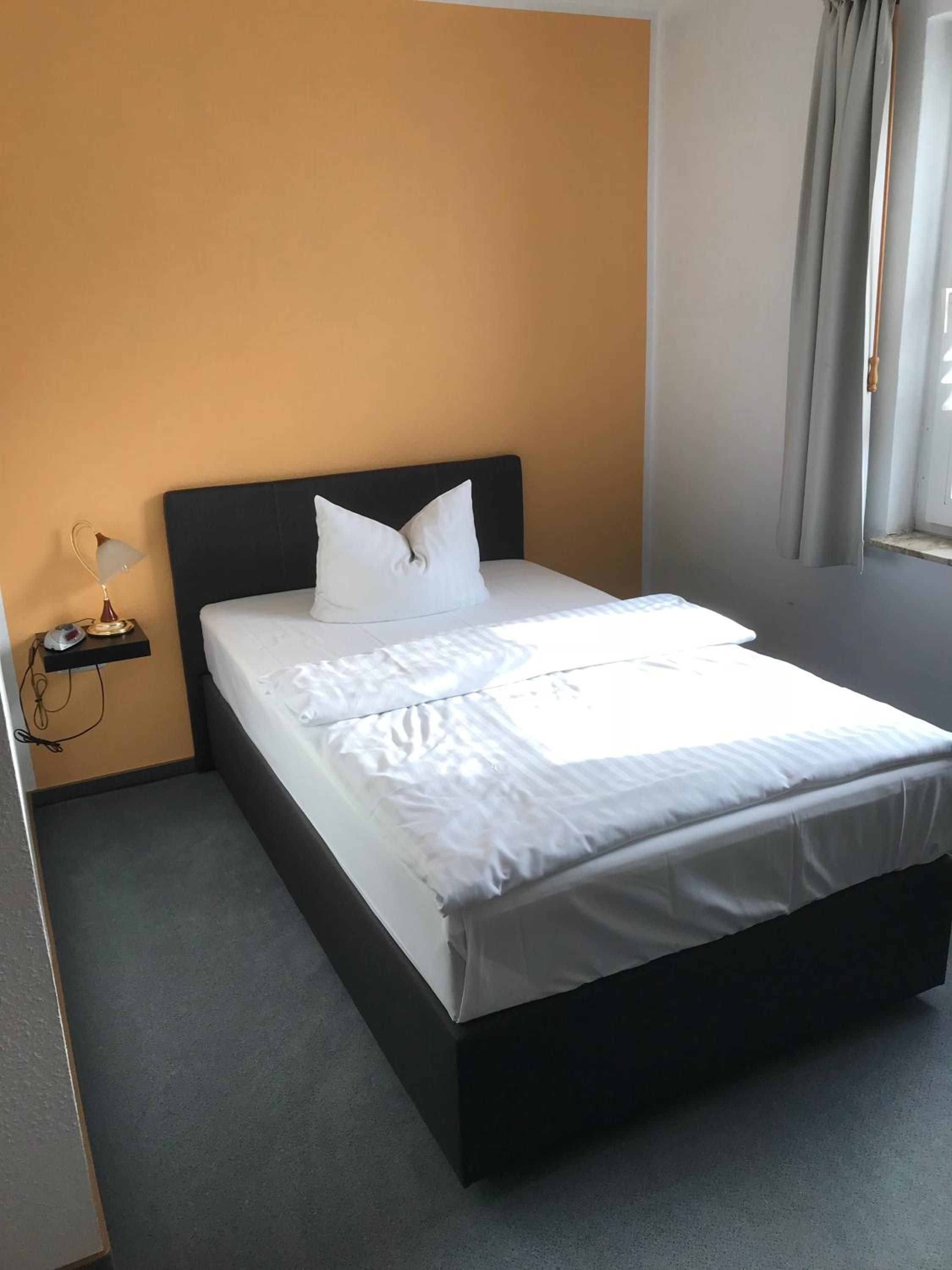 Single Room photo 2