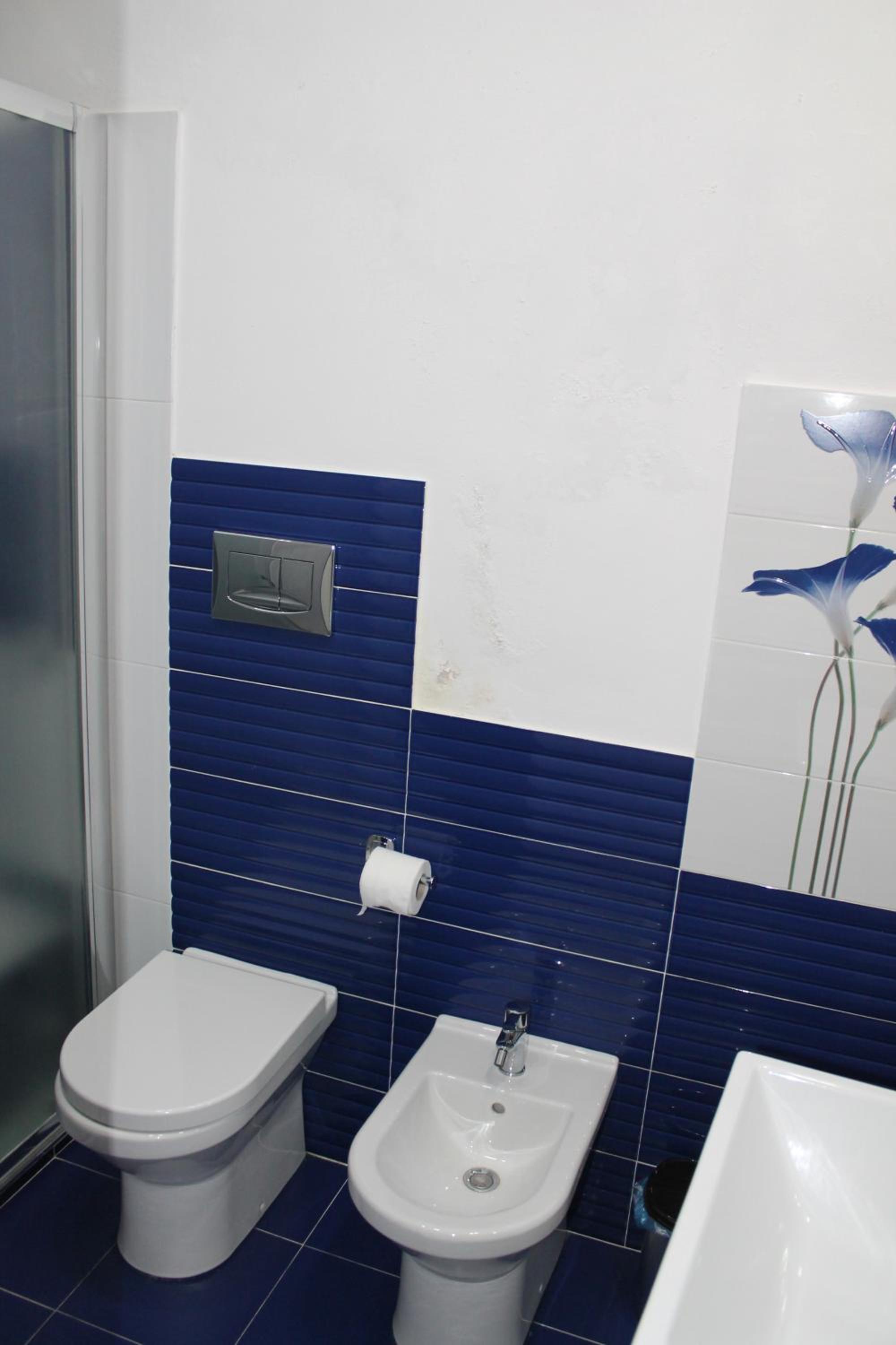 One-Bedroom Apartment - Photo 21