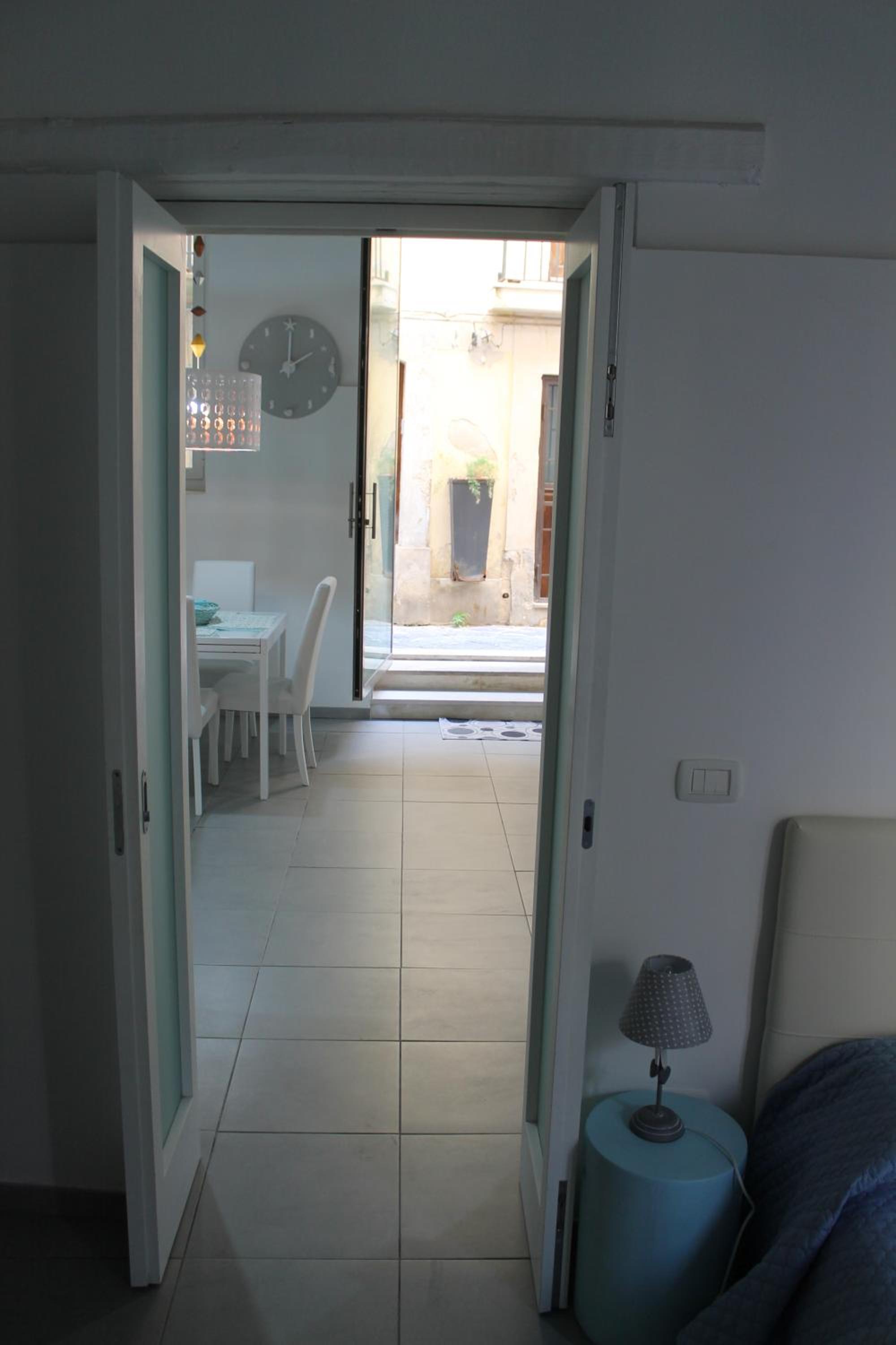 One-Bedroom Apartment - Photo 6