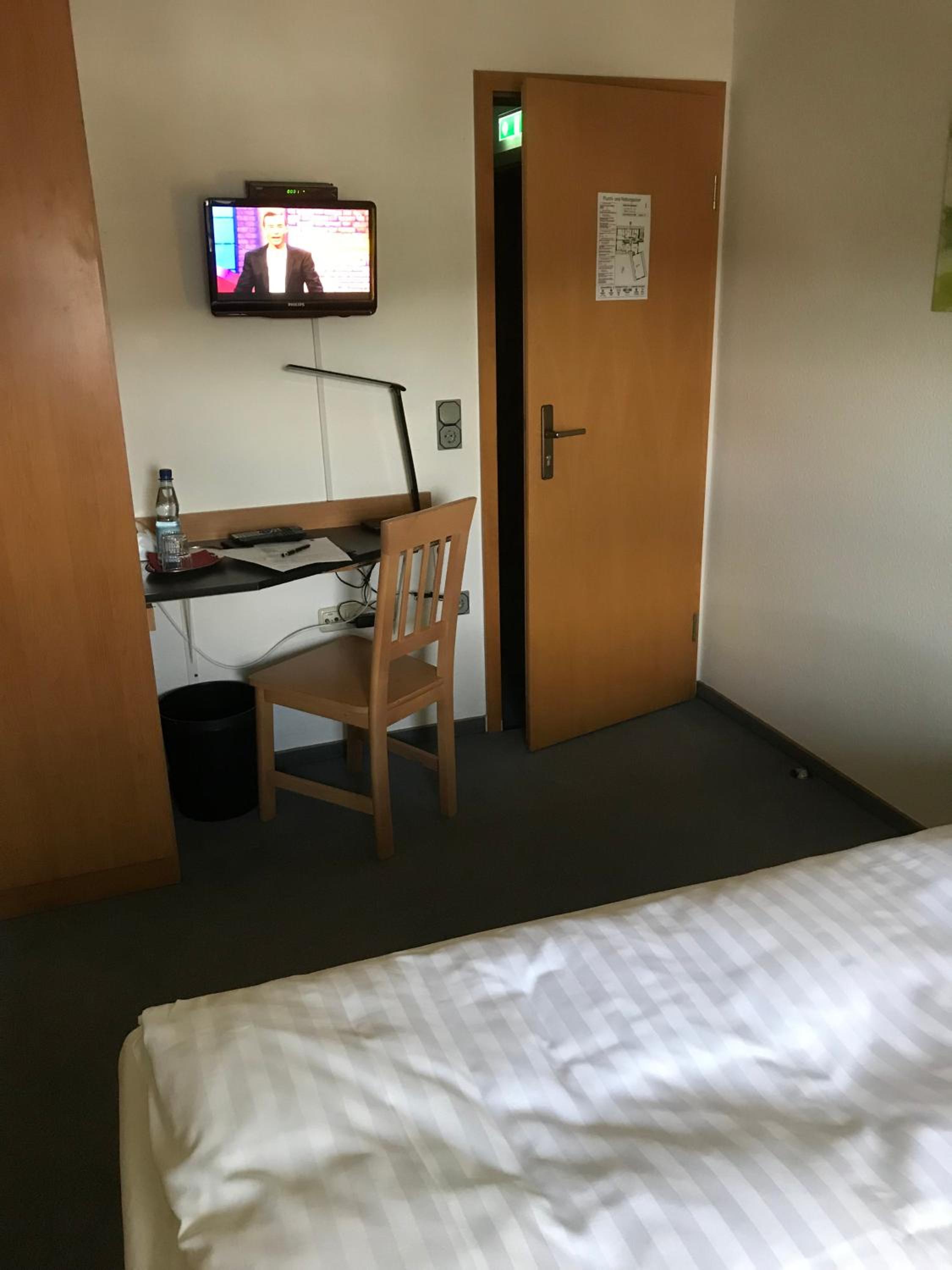 Single Room photo 3