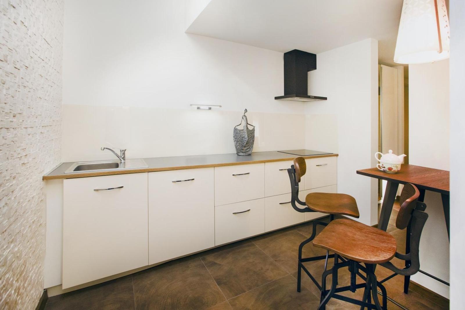 Apartment photo 2