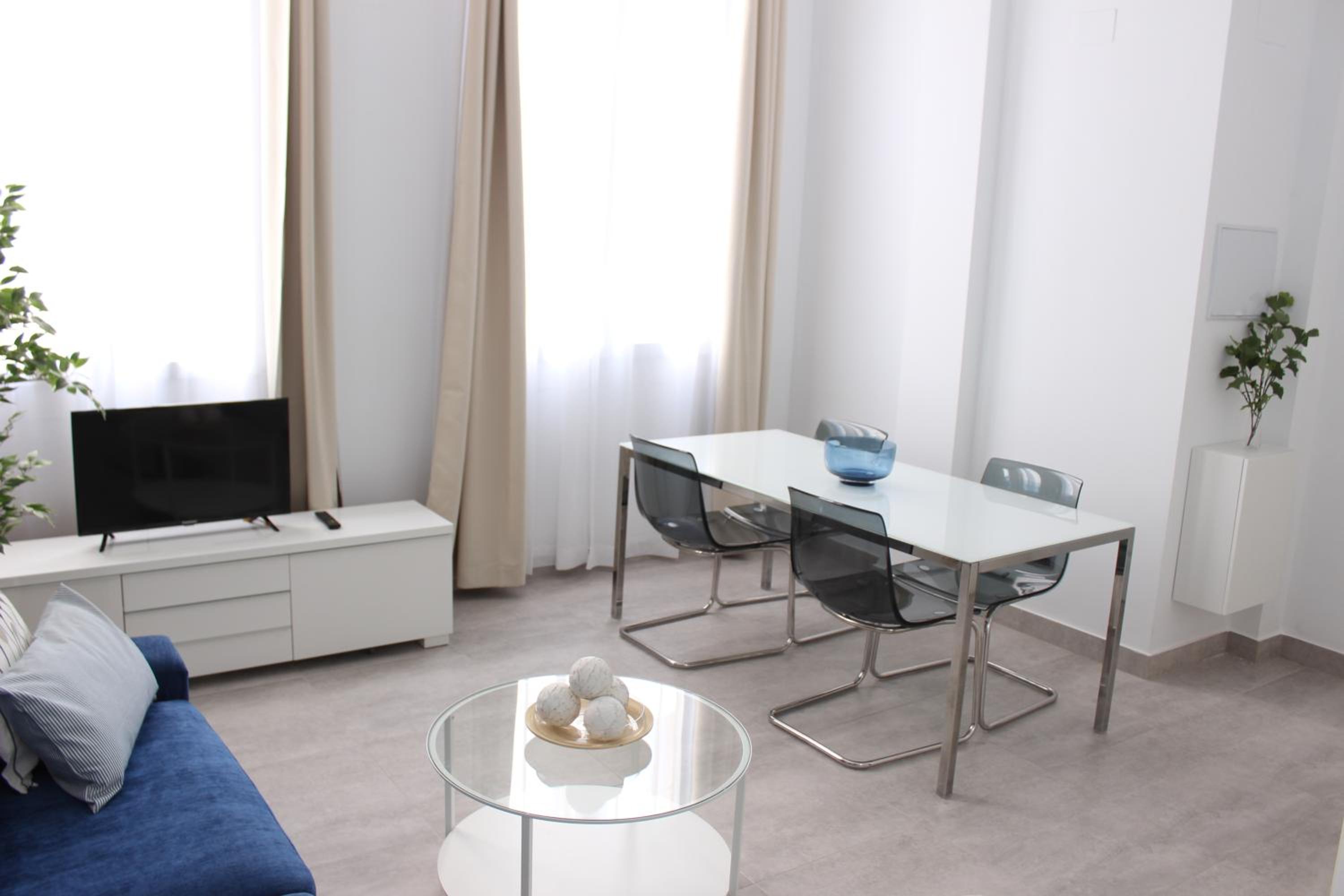 Two-Bedroom Apartment photo 2