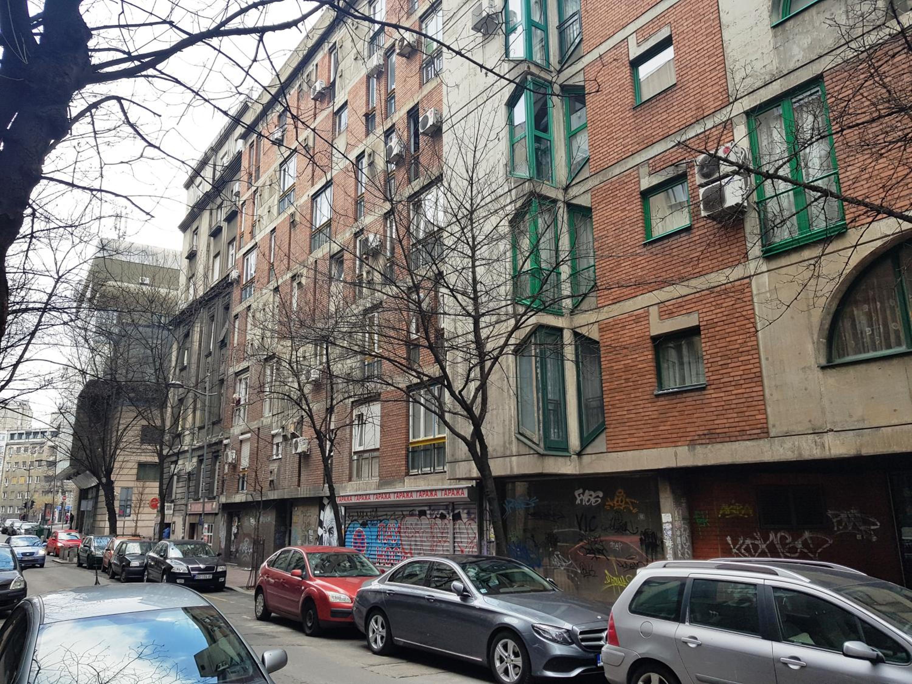 Studio Apartment - Photo 12