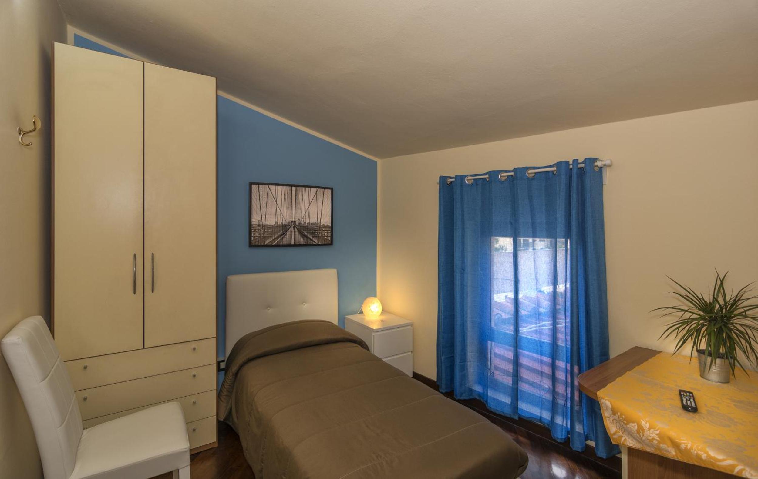 Basic Single Room photo 3