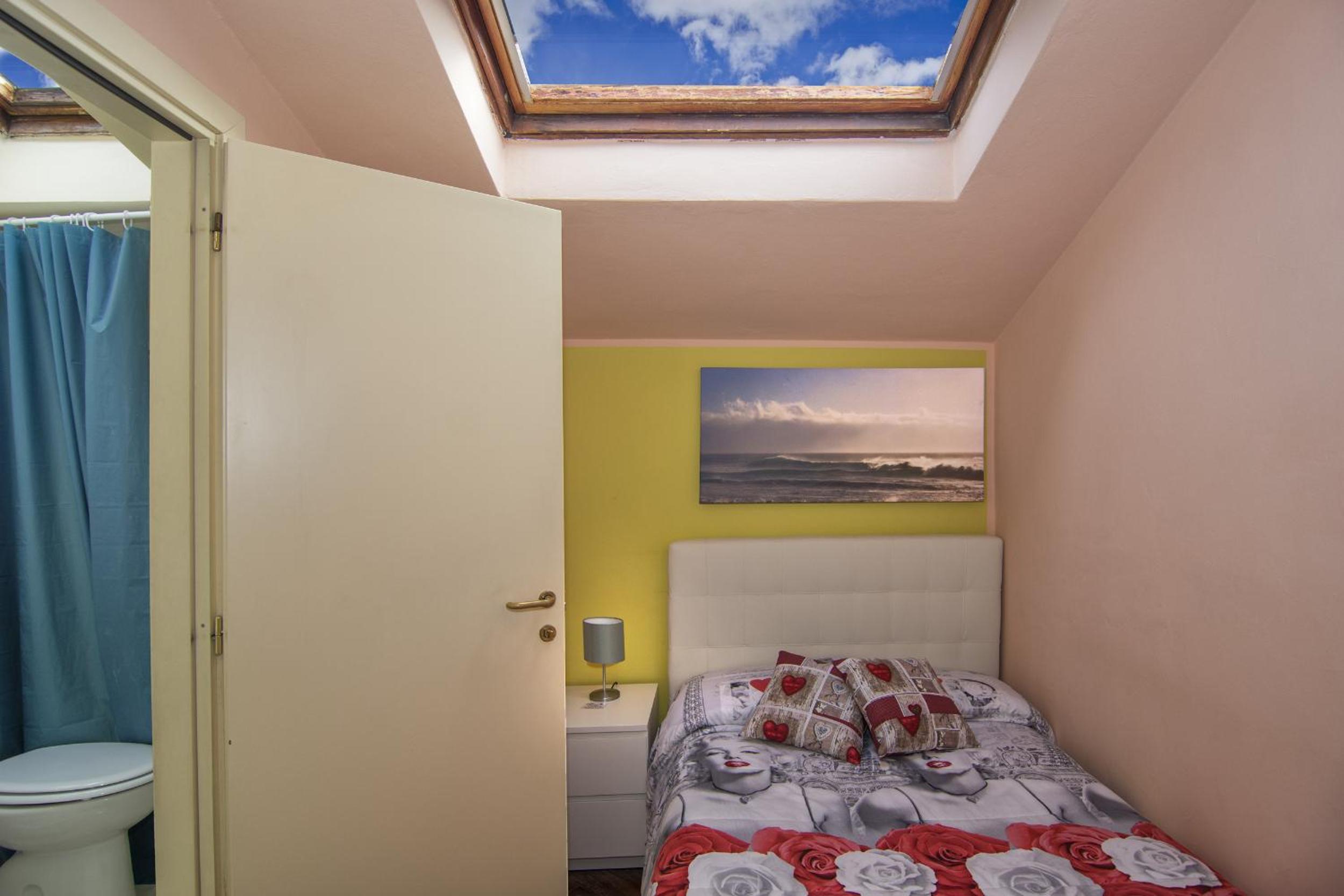 Basic Double Room - Photo 3
