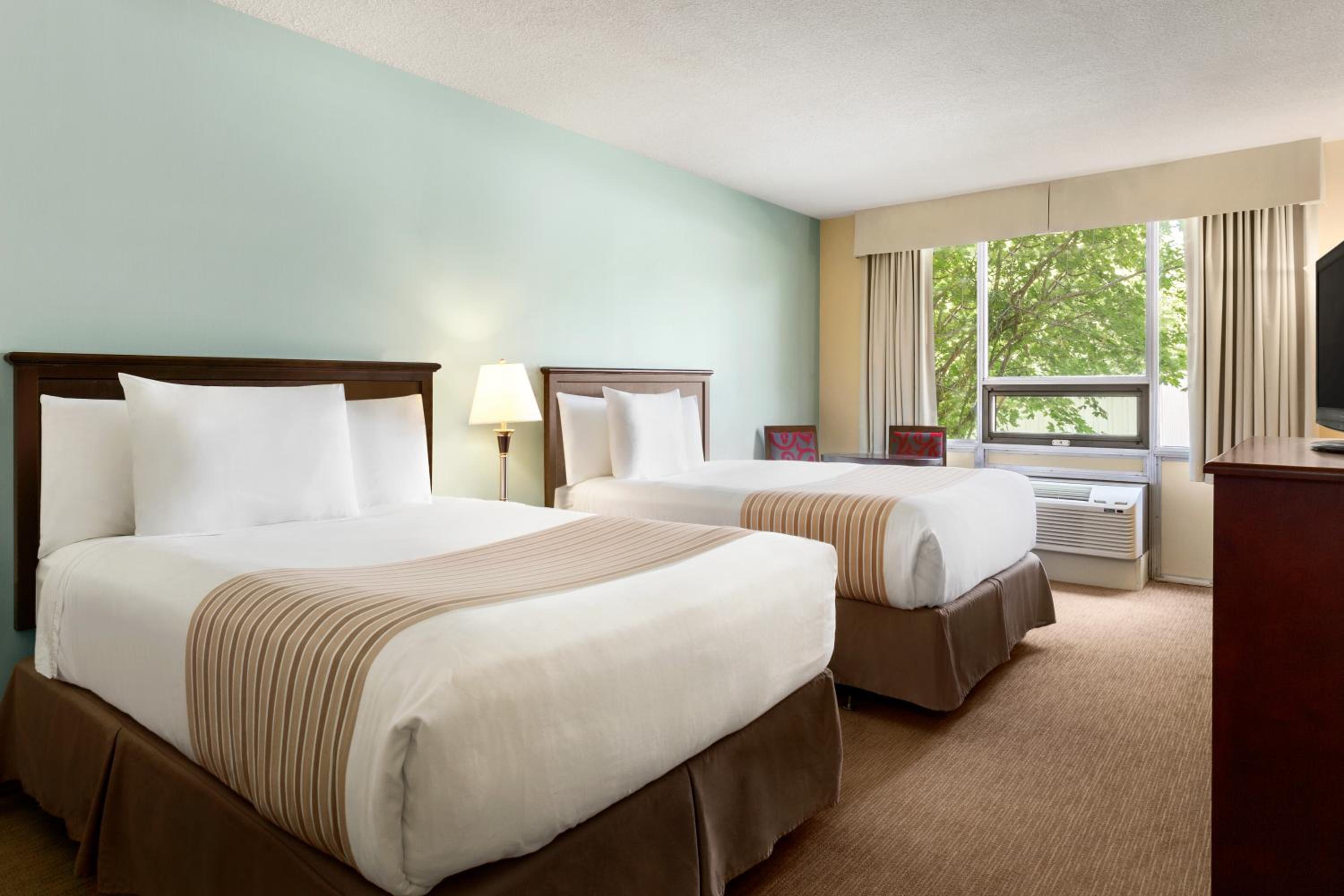 Double Room with Two Double Beds - Non-Smoking - Photo 3