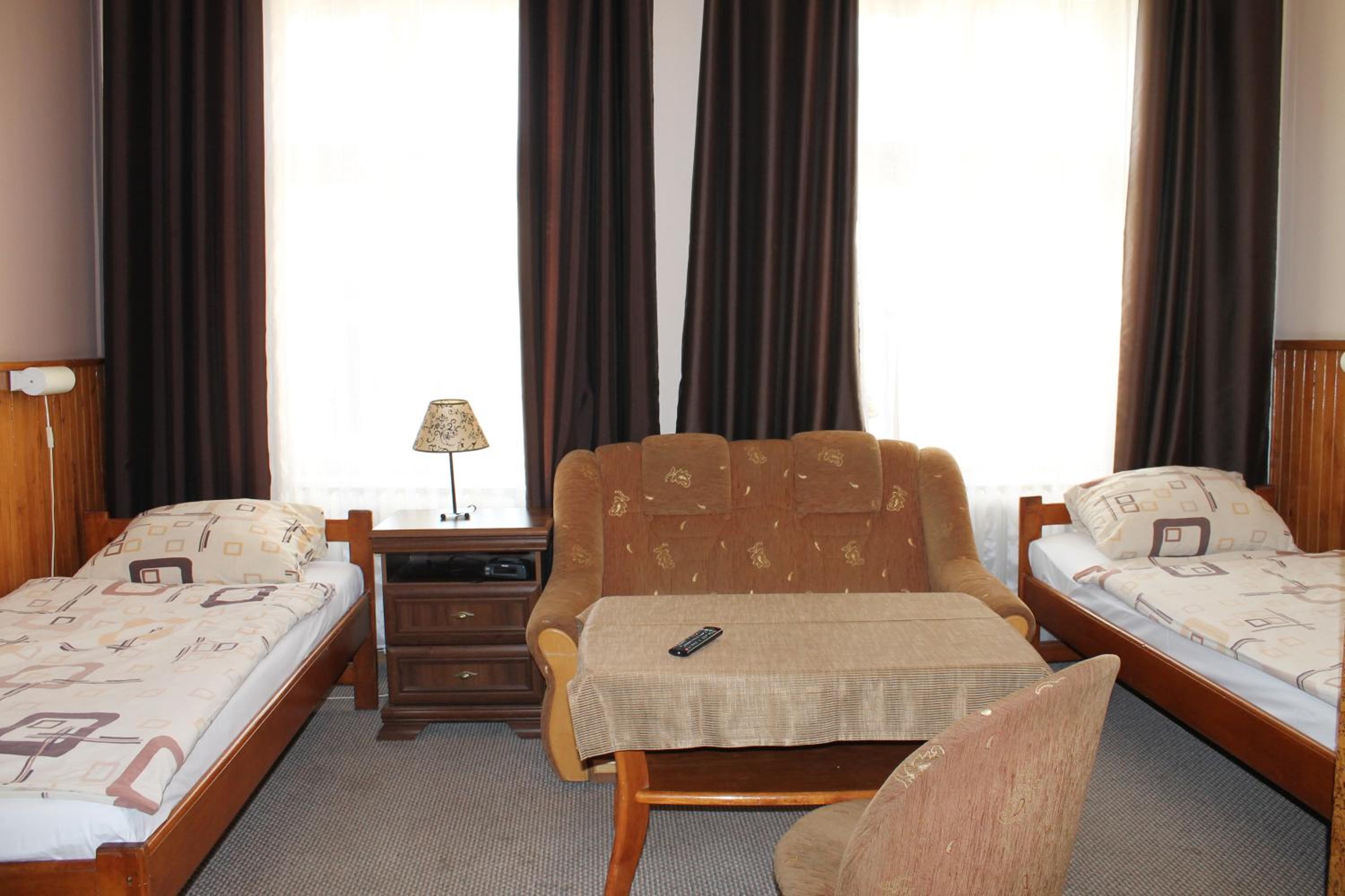 Deluxe Double Room with Private Bathroom - Photo 3