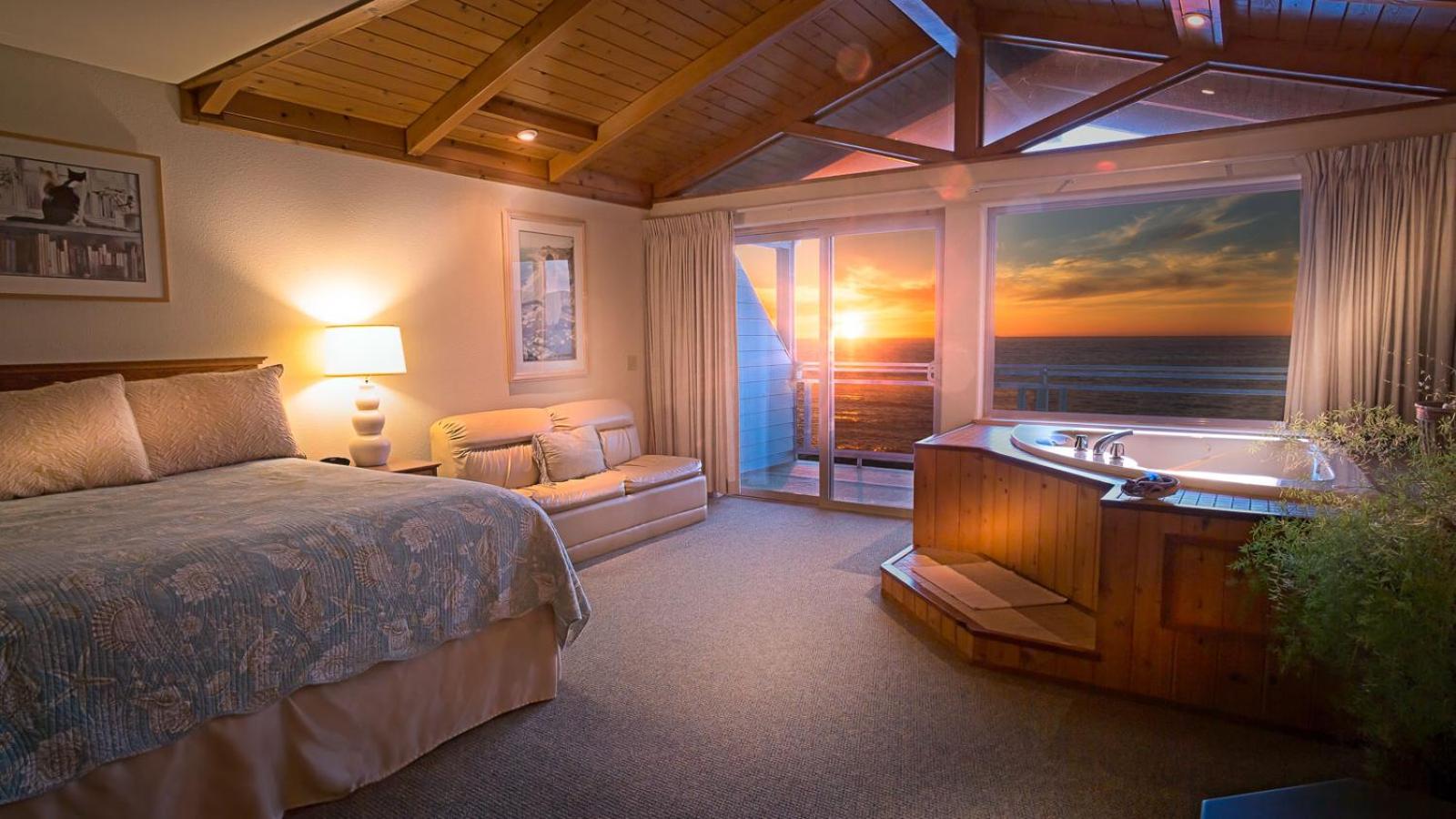 Deluxe Suite with Spa Bath photo 1