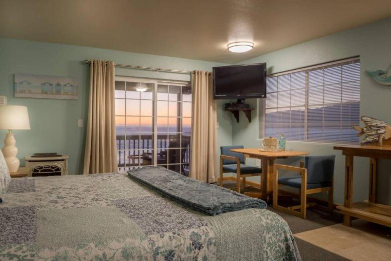 Deluxe Suite with Sea View photo 1