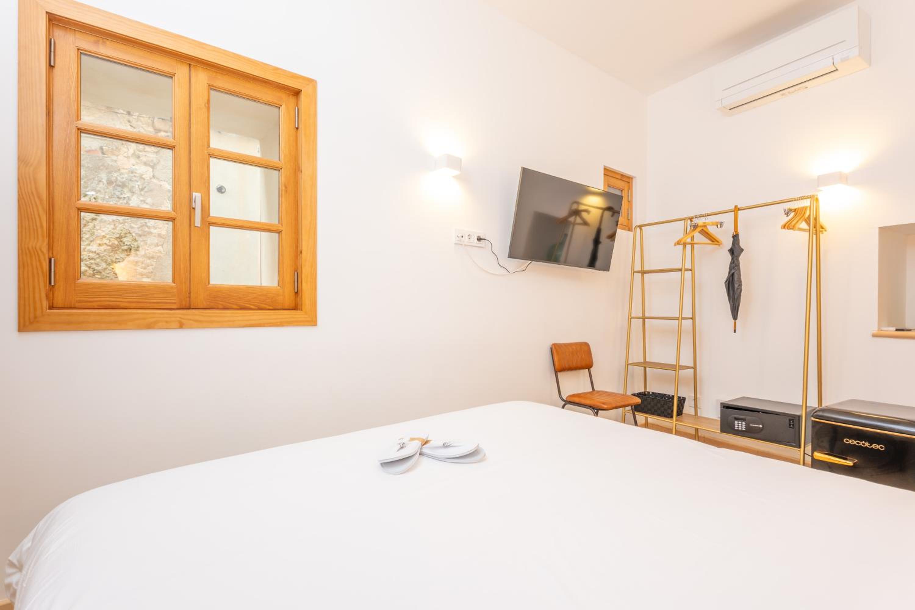 Budget Double Room photo 3