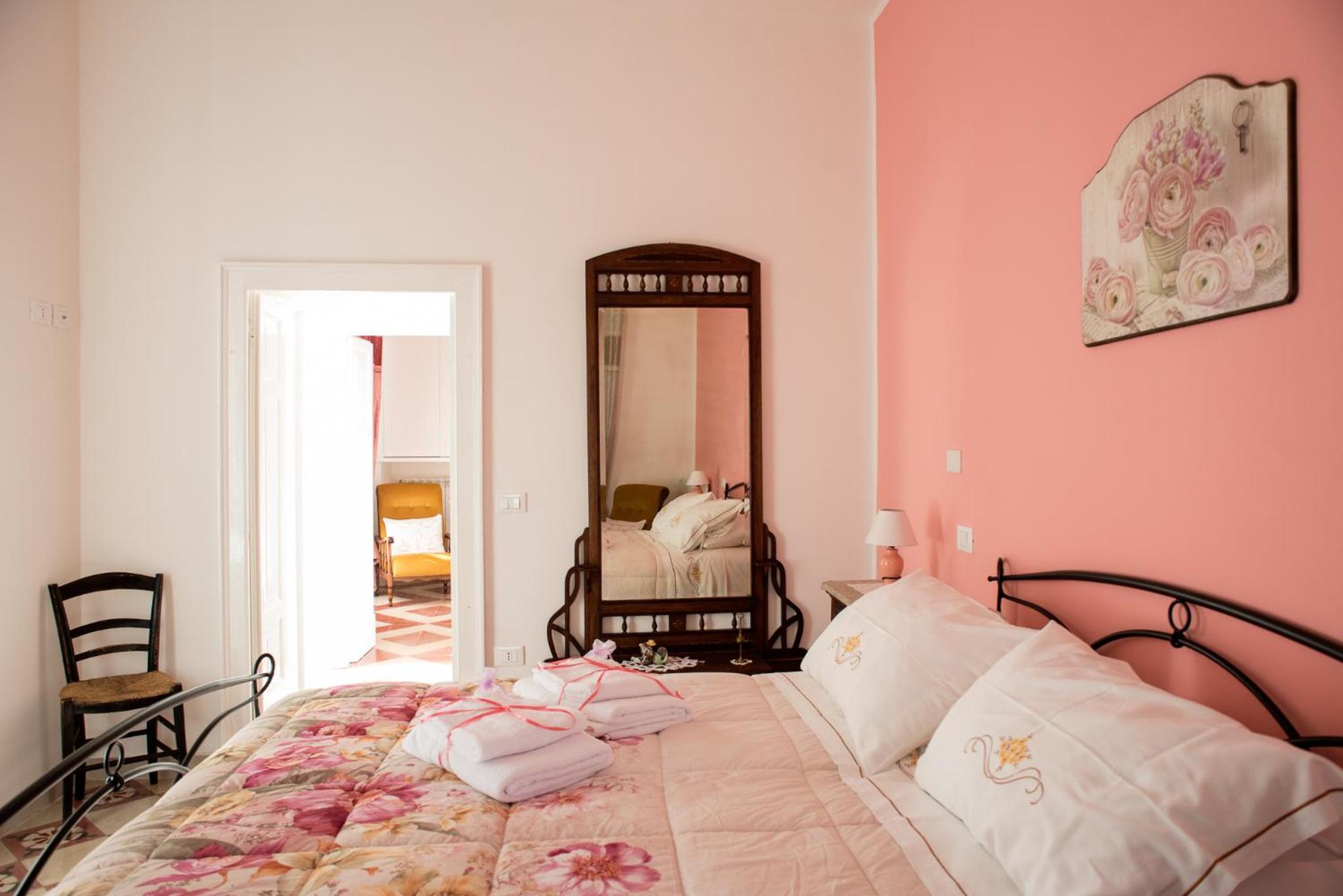 Double Room with Private Bathroom photo 2