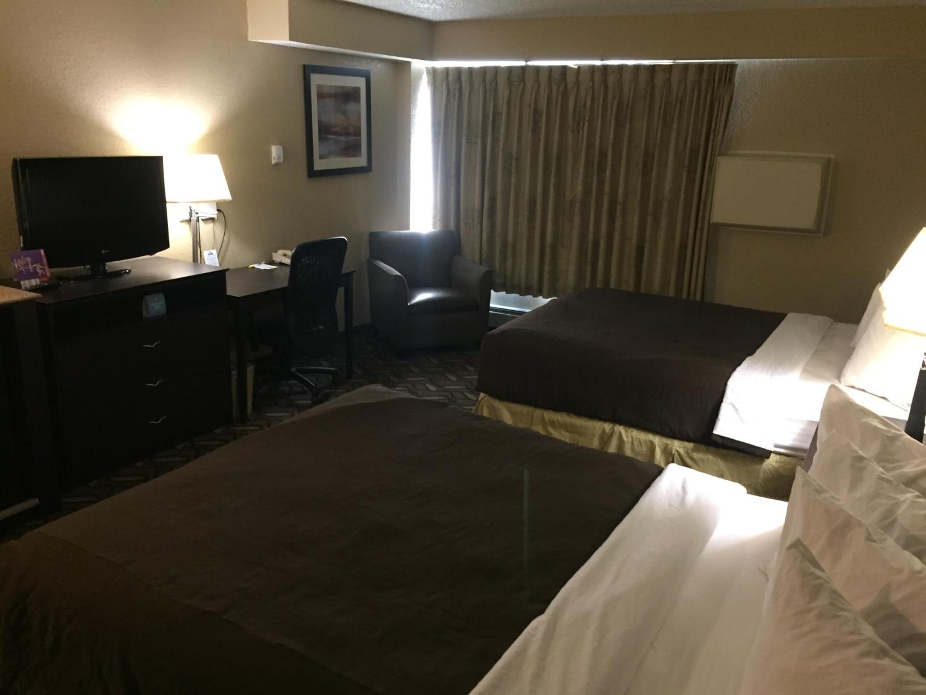 Deluxe Suite with Two Queen Beds - Non-Smoking - Photo 1