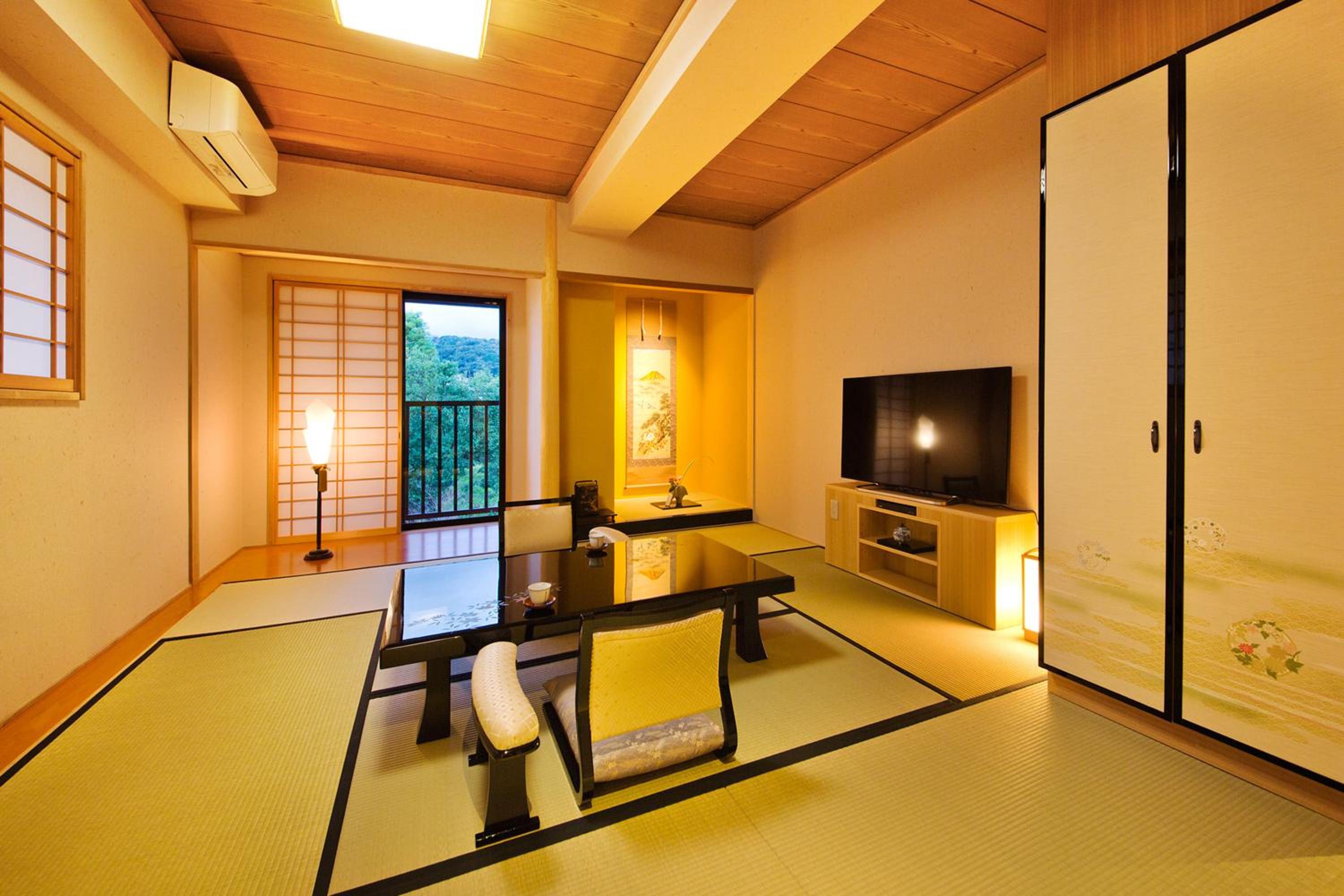 Family Room with Garden View