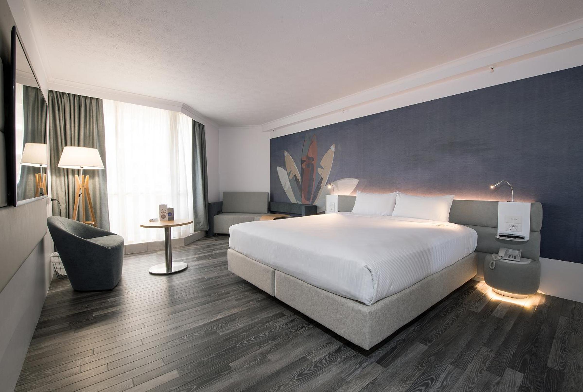 Deluxe Family Room