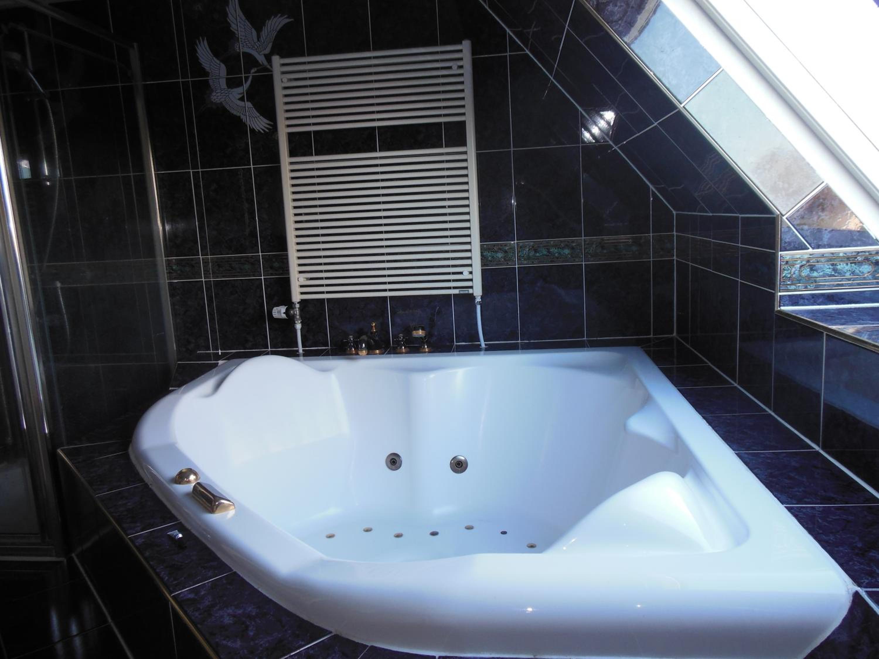 Standard Double Room with Shared Bathroom photo 3