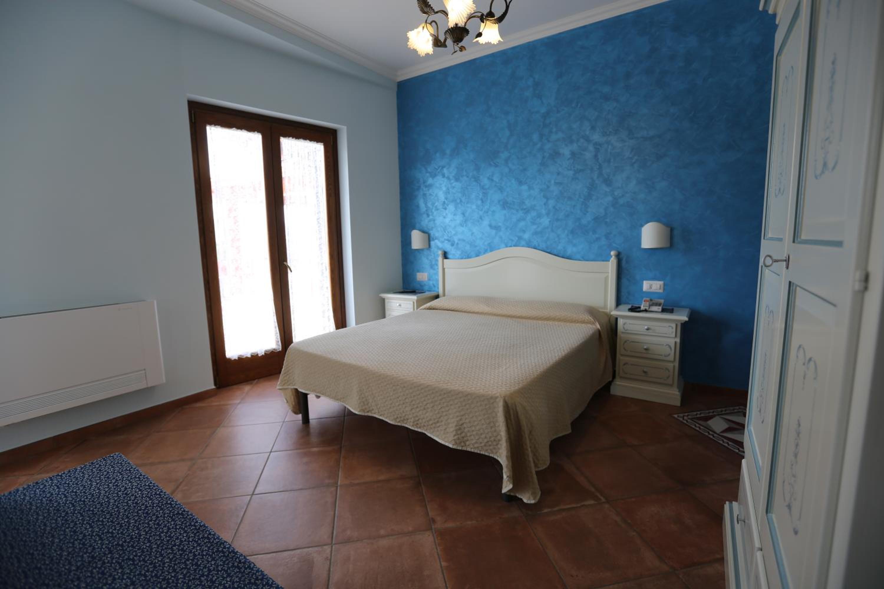 Double or Twin Room with Private Bathroom photo 2