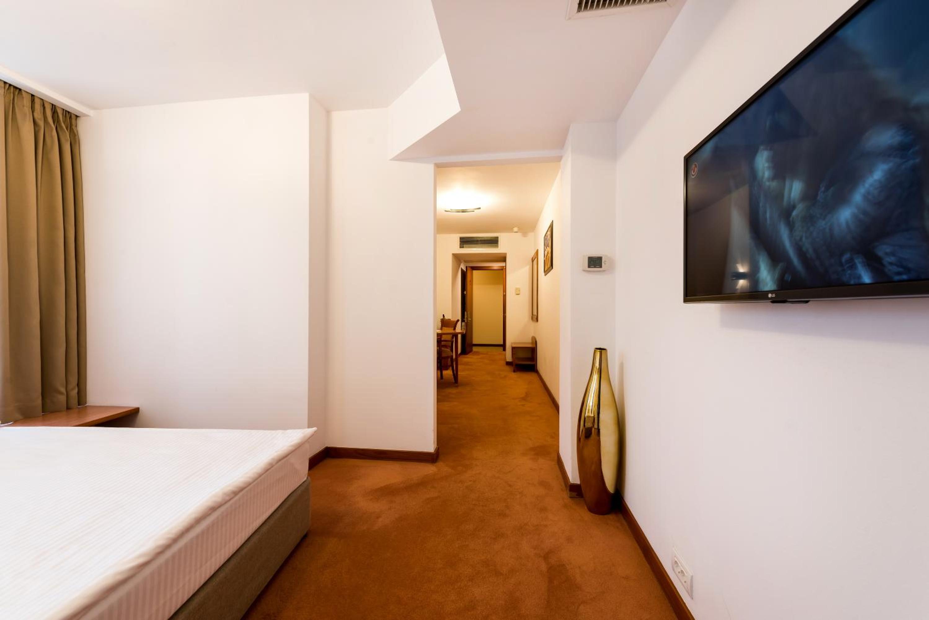 Junior Suite - Photo 9
