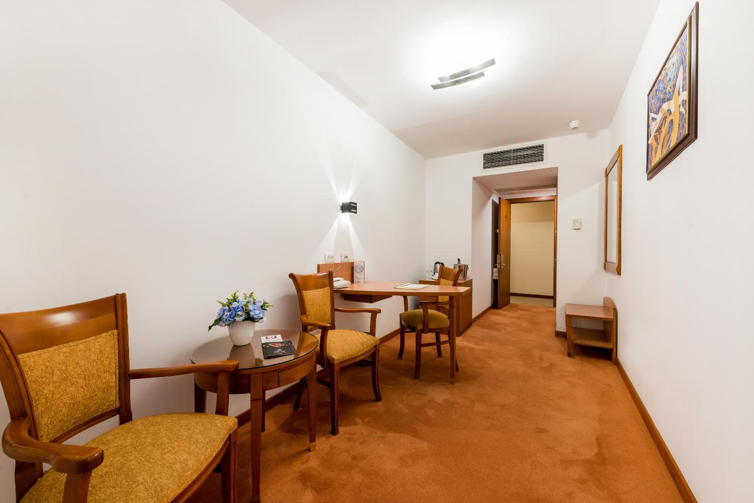 Junior Suite - Photo 12