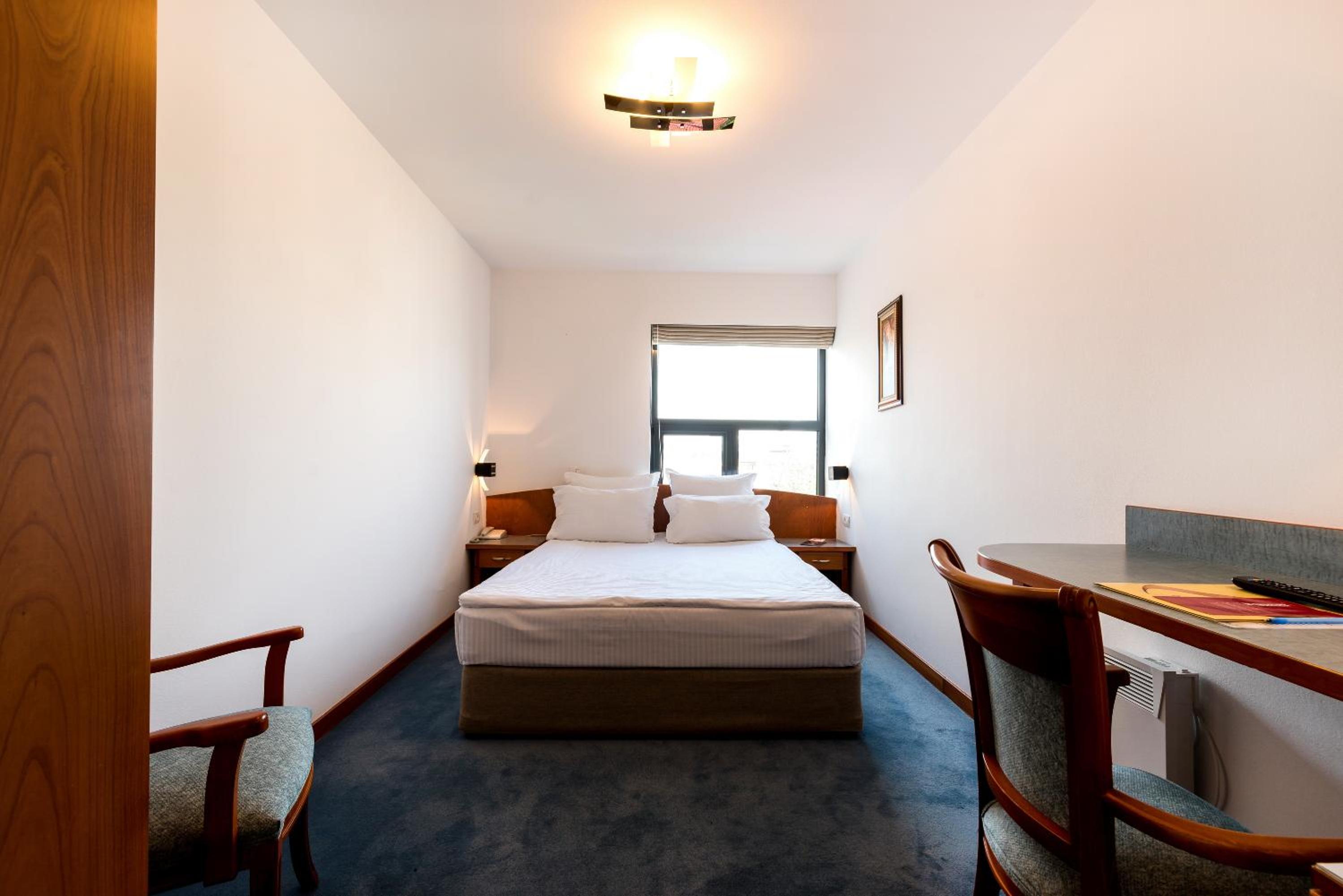 Classic Double Room - Photo 12