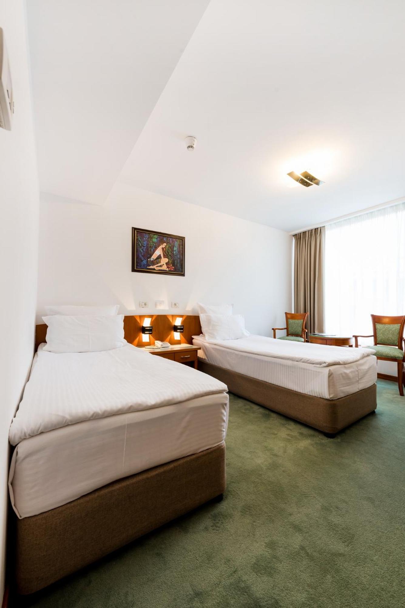 Classic Twin Room - Photo 1