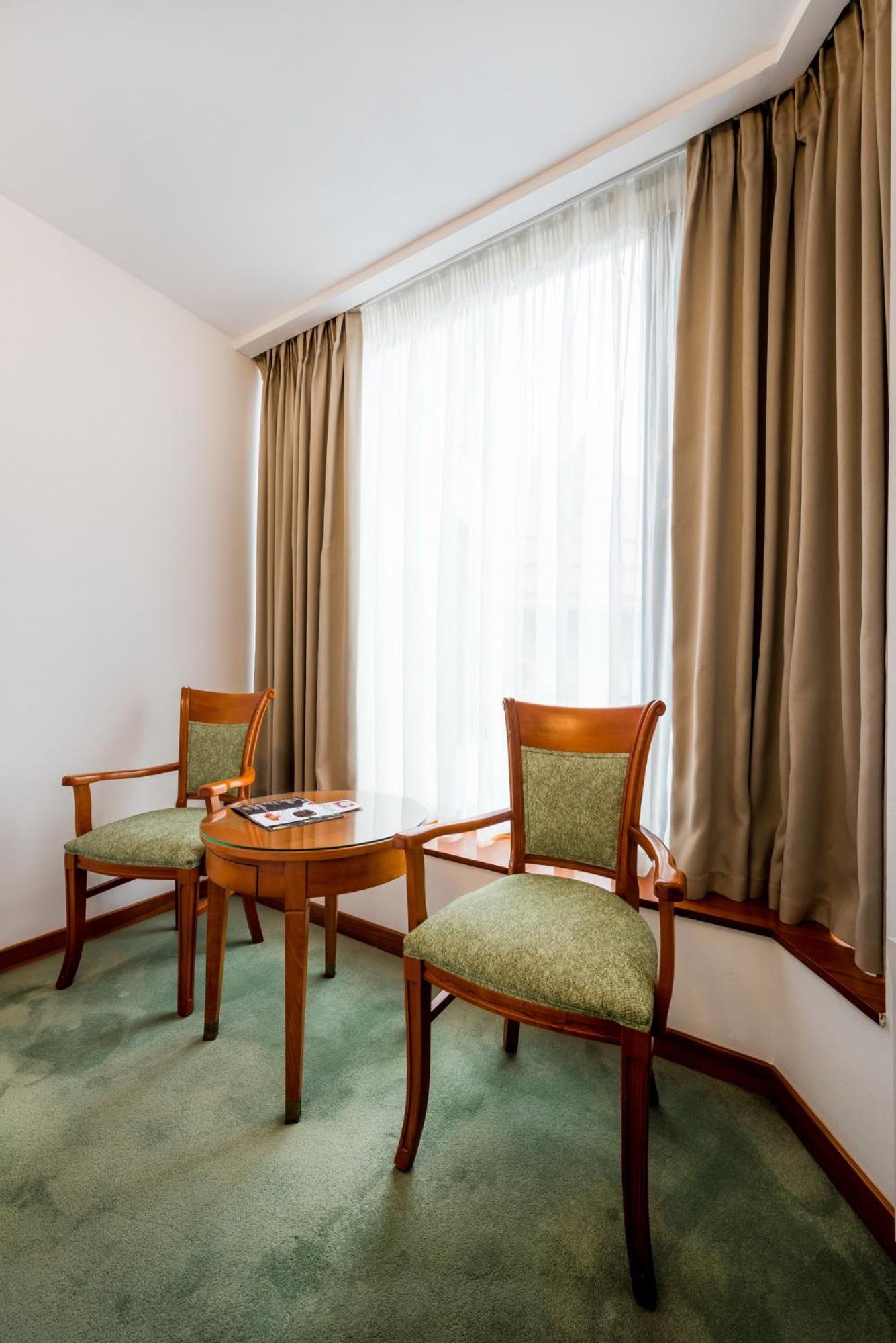 Classic Twin Room - Photo 2