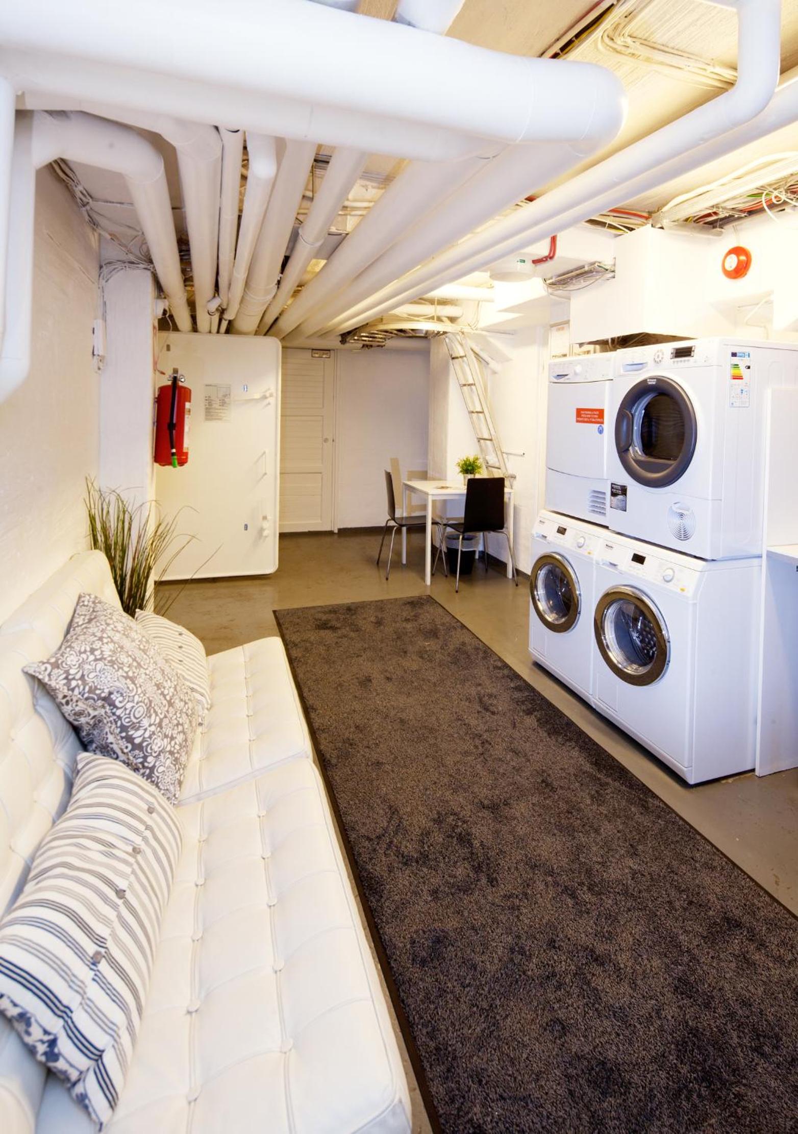 Quadruple Room thumbnail 6