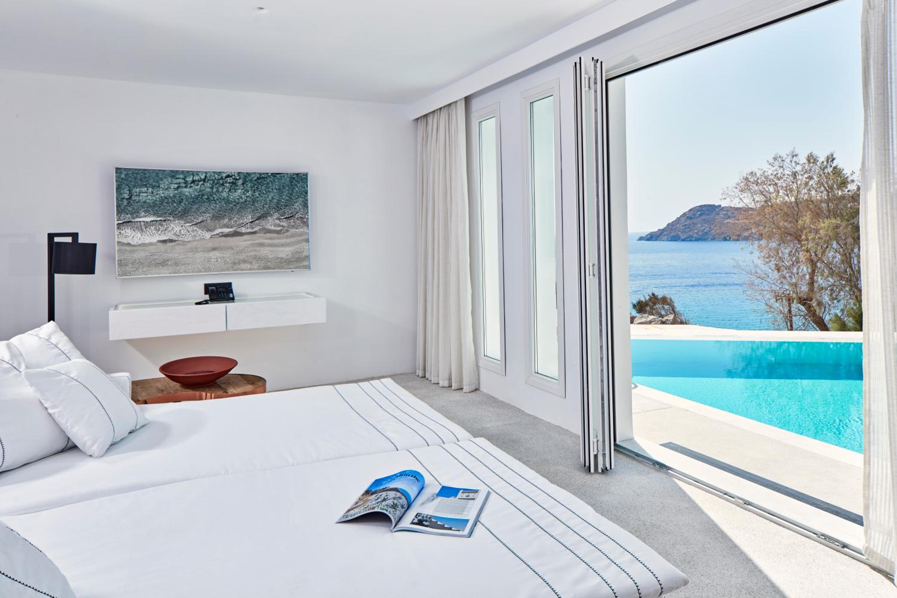 Executive Suite with Private Pool - Photo 2