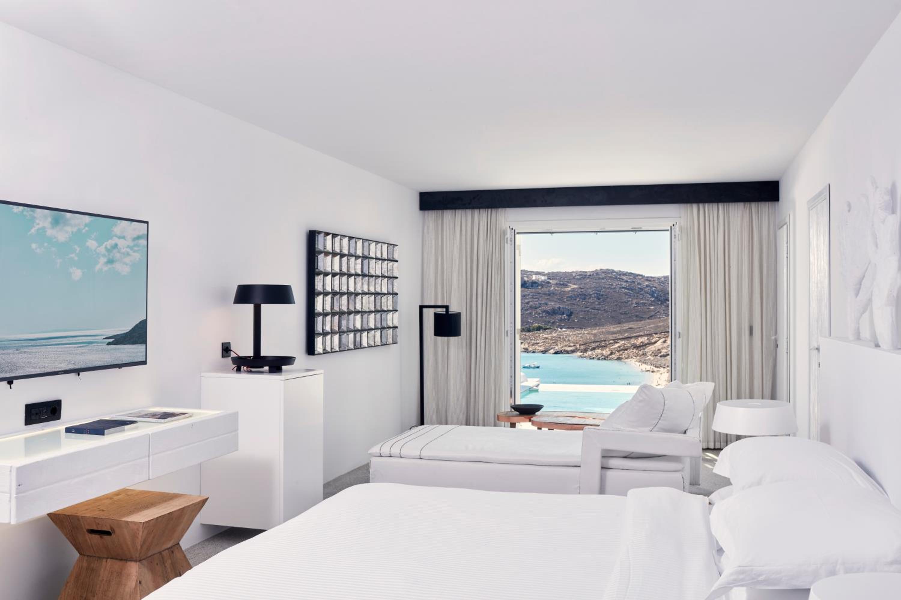 Executive Suite with Private Pool - Photo 3