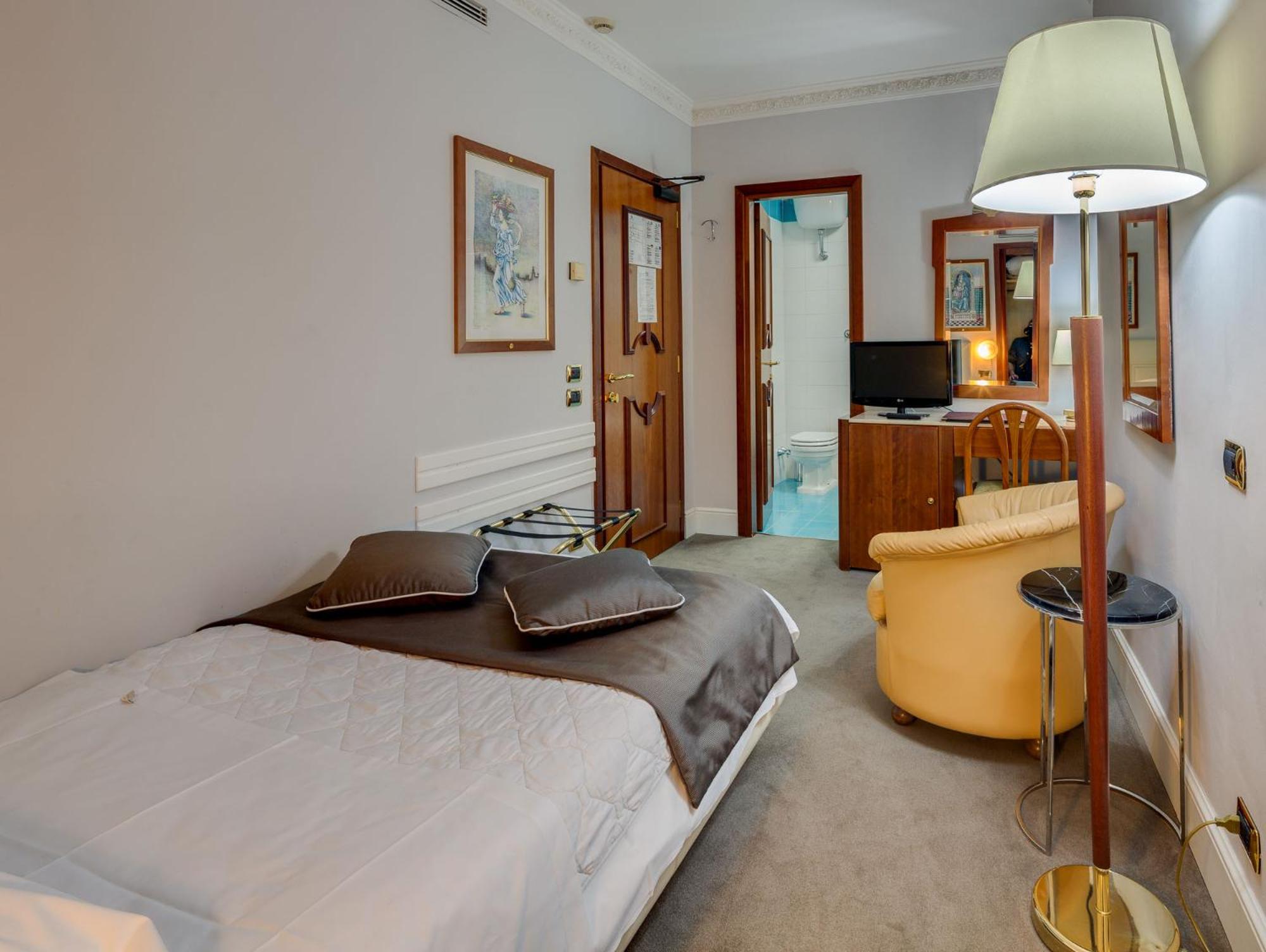 Classic Single Room