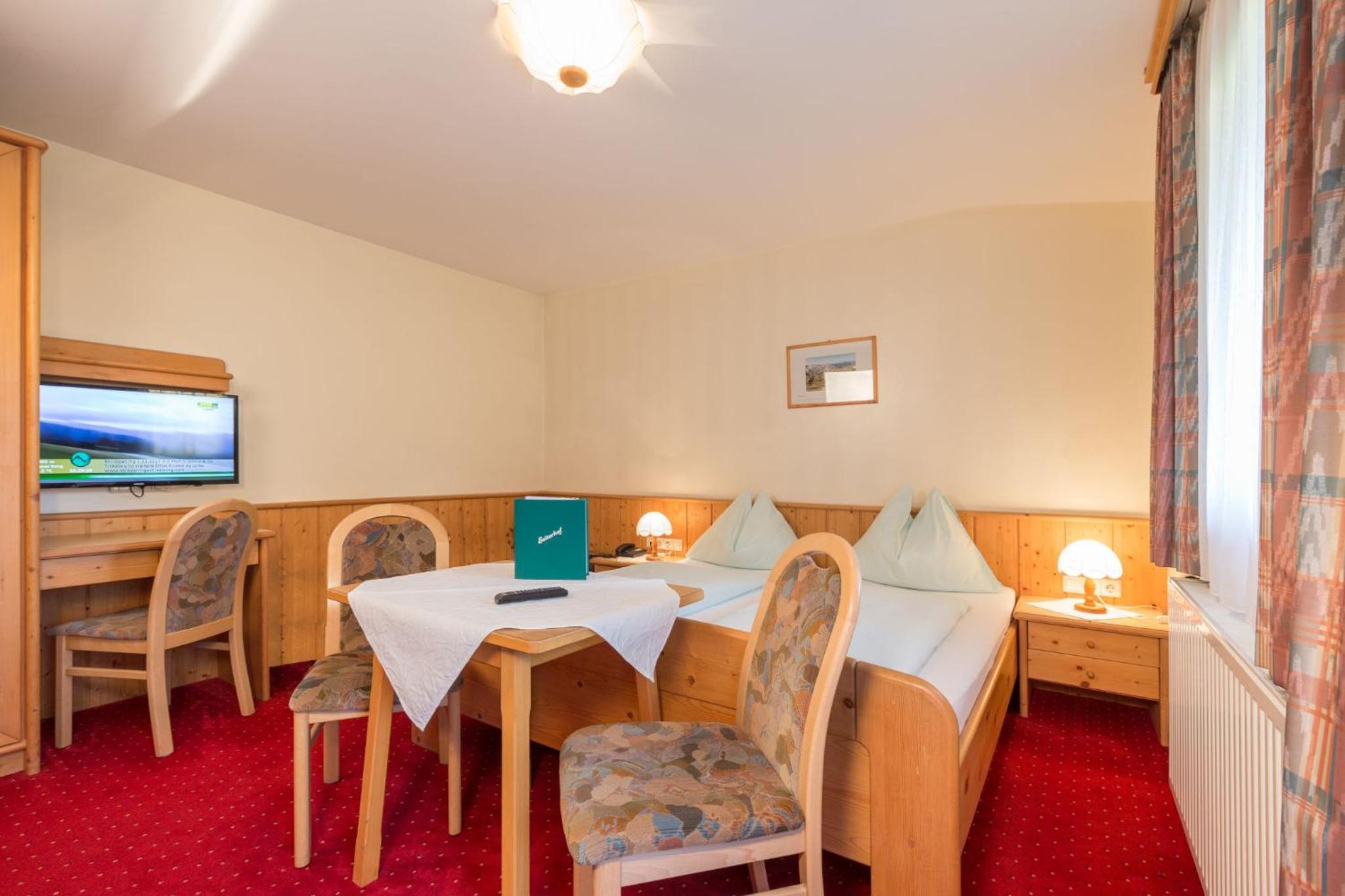 Family Room (2 Adults + 2 Children)