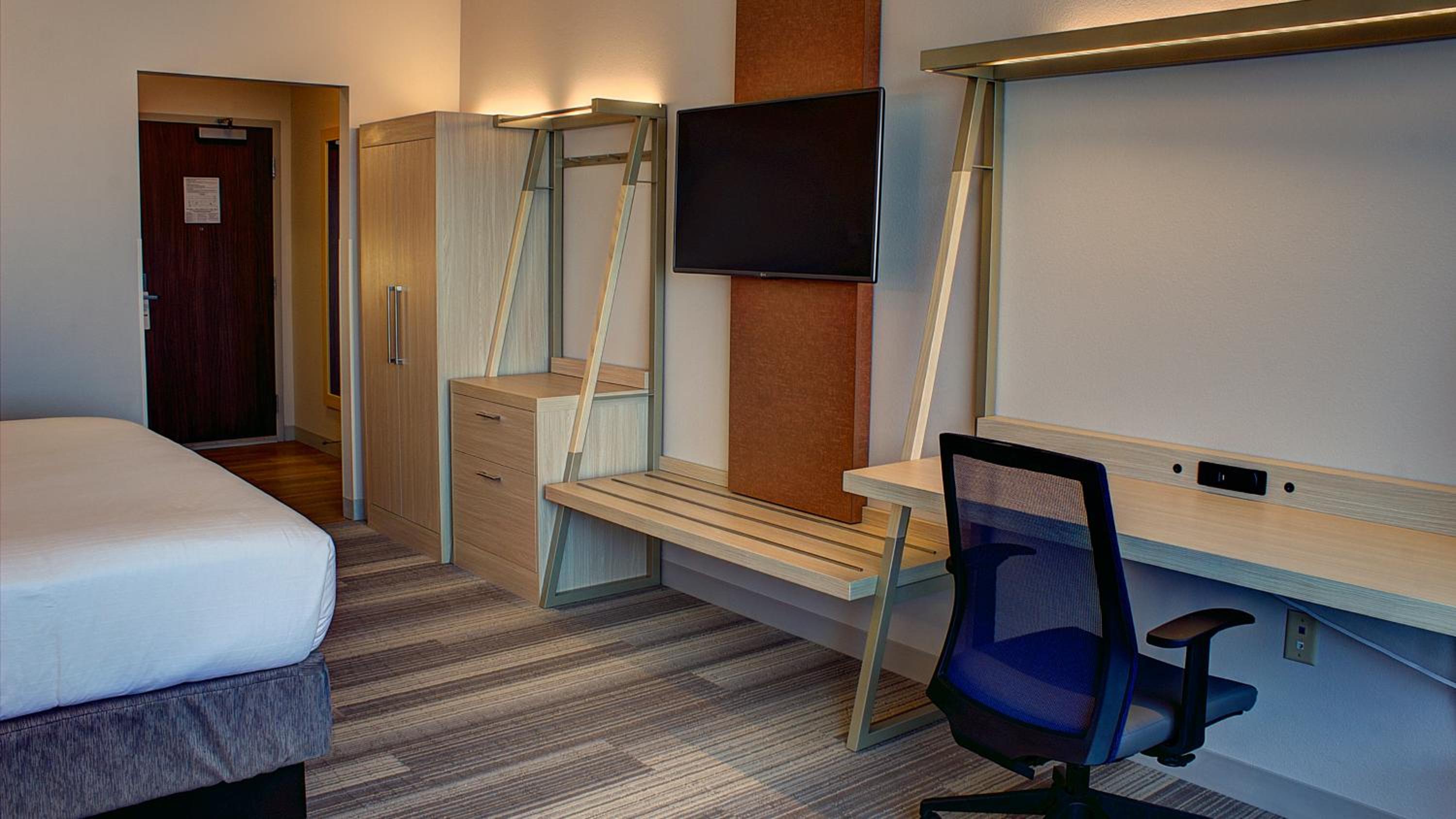 Standard King Room with Extra Space