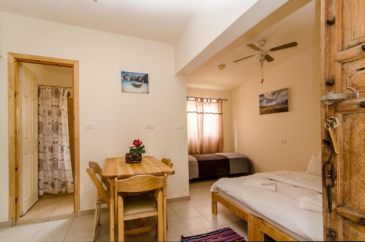 Family Room - Photo 8