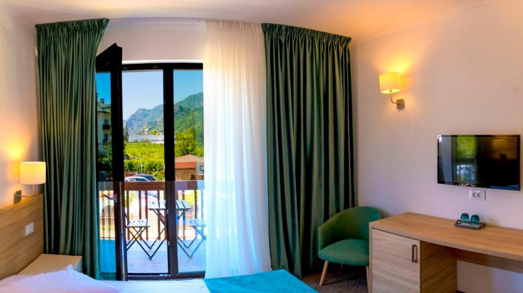 Double Room with Balcony photo 2