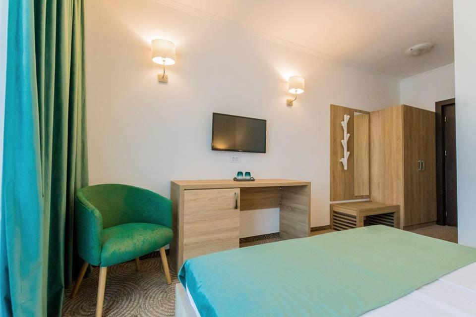 Double Room with Balcony photo 3