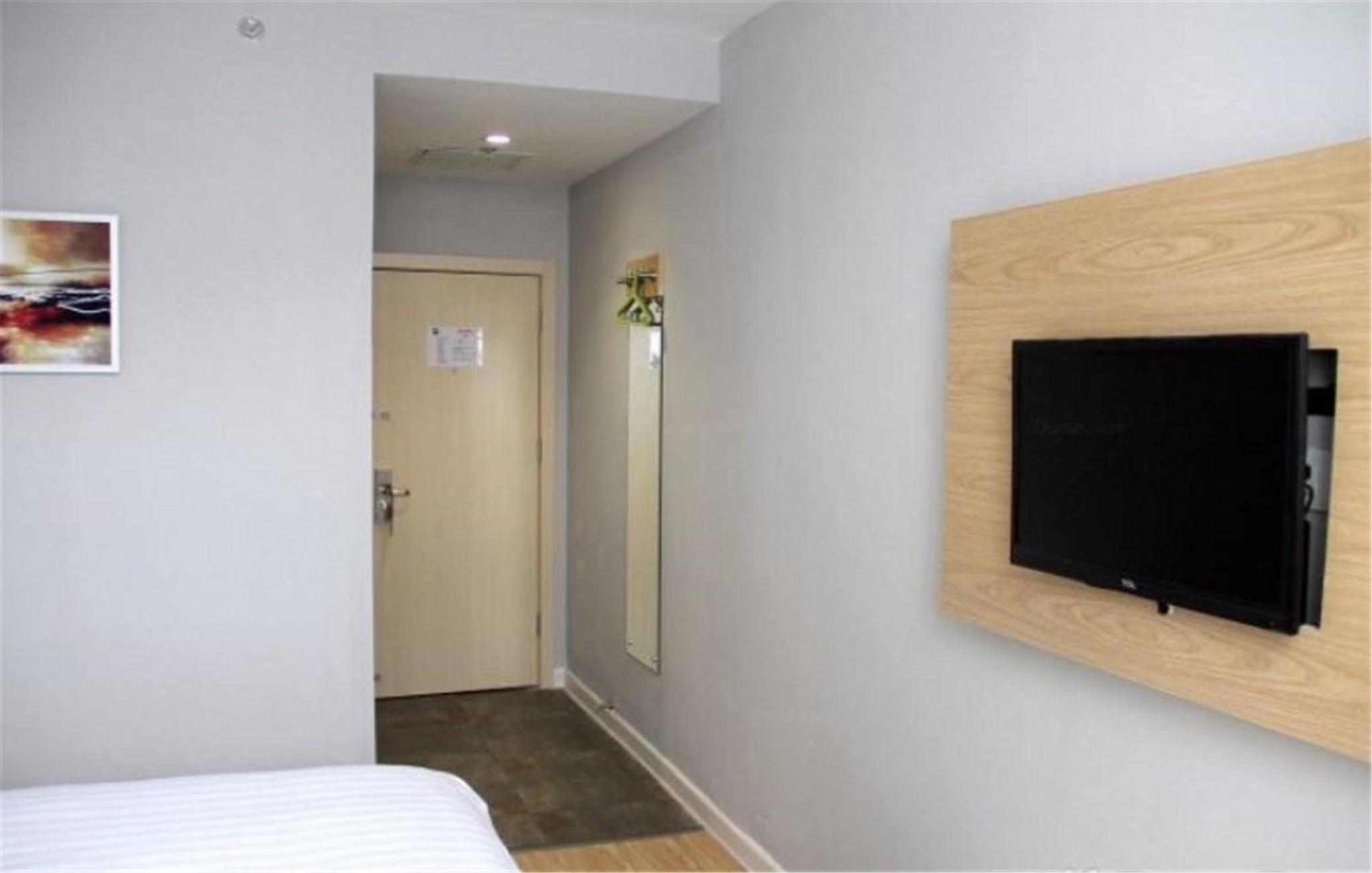 Family Room photo 1