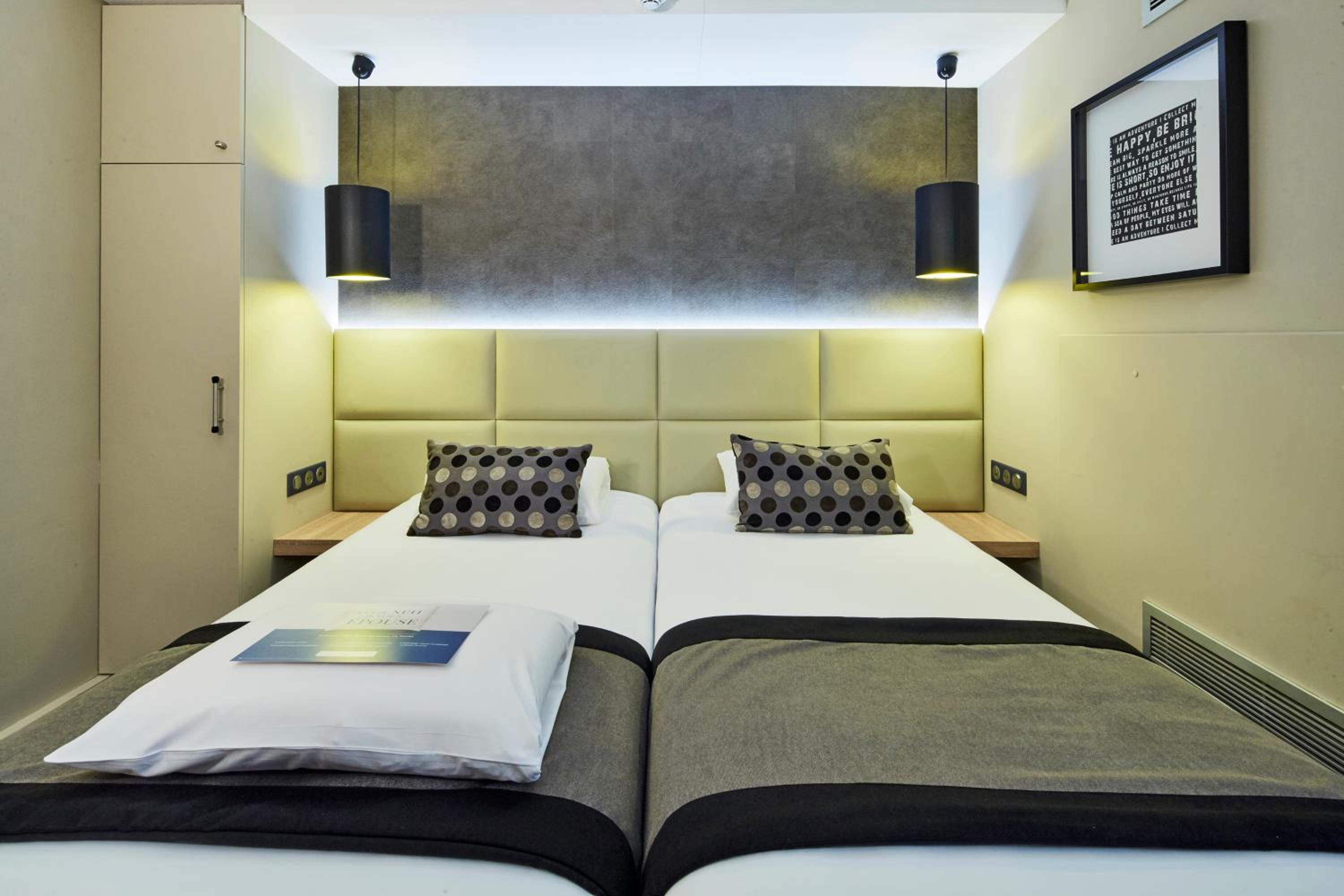 Twin Room - Photo 1