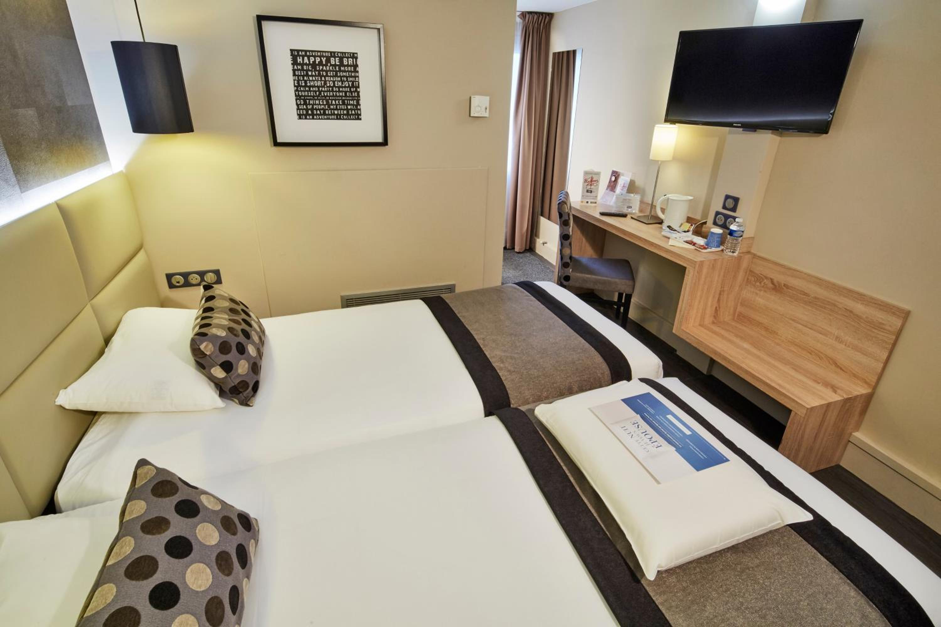 Twin Room - Photo 5